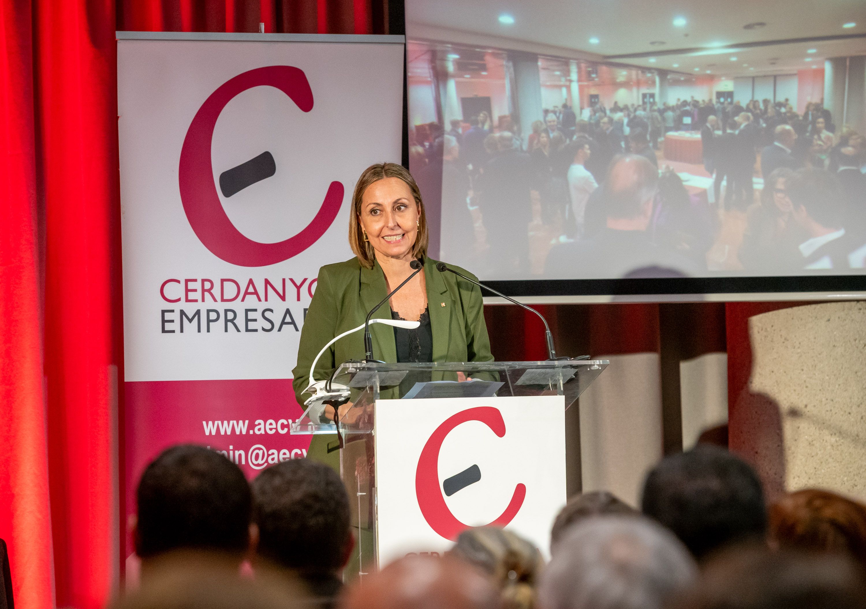 La consellera d’Igualtat i Feminismes, Eva Menor, va felicitar-se per la presència femenina als guardons, en un discurs en què va advertir de la bretxa de gènere. FOTO: Xavi Olivé