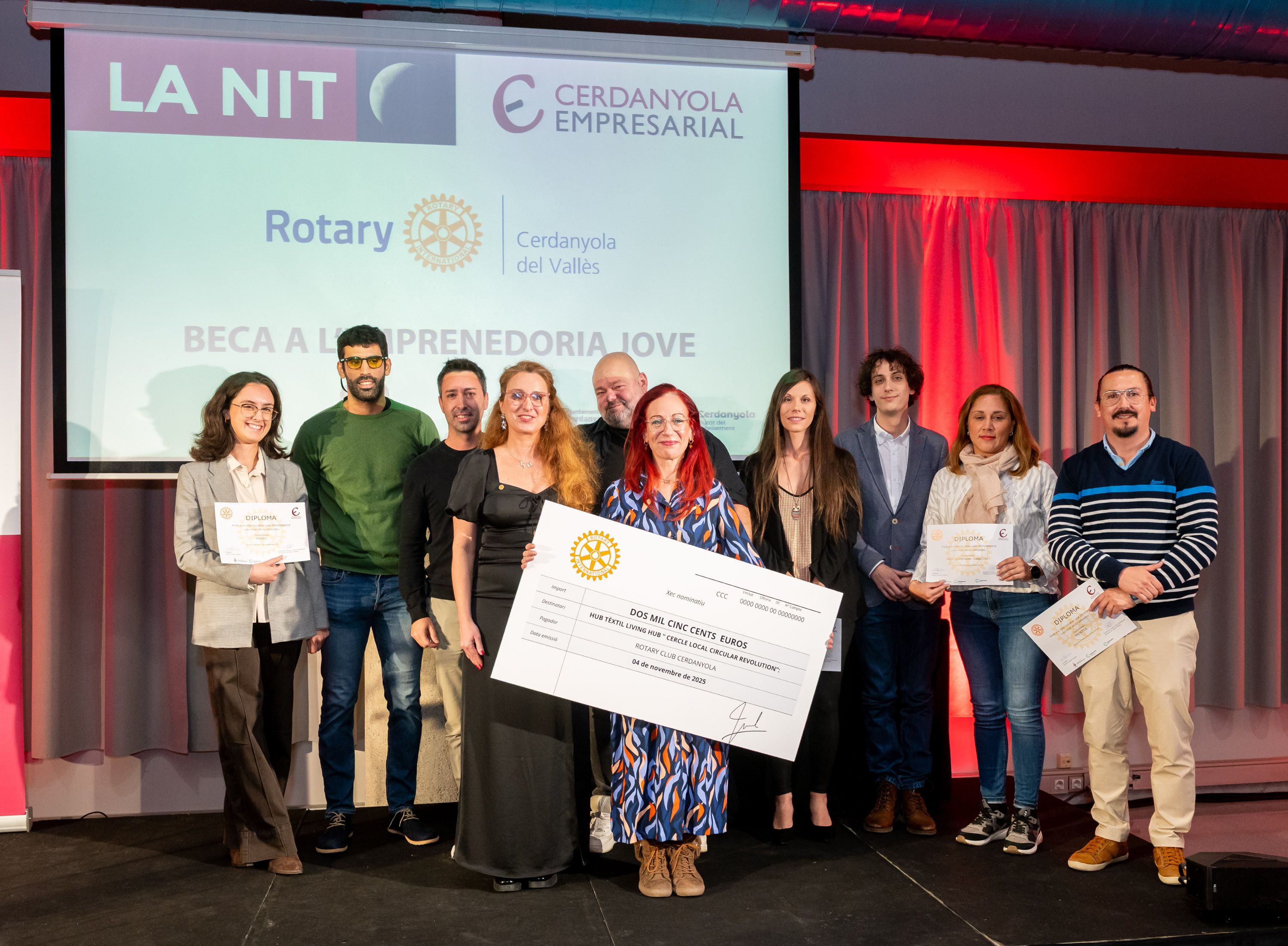Beca Rotary a l’Emprenedoria Jove: Cristina Torres rep la Beca Rotary per al projecte Hub Tèxtil Living Hub. El Rotary va escollir 10 projectes finalistes. FOTO: Xavier Olivé