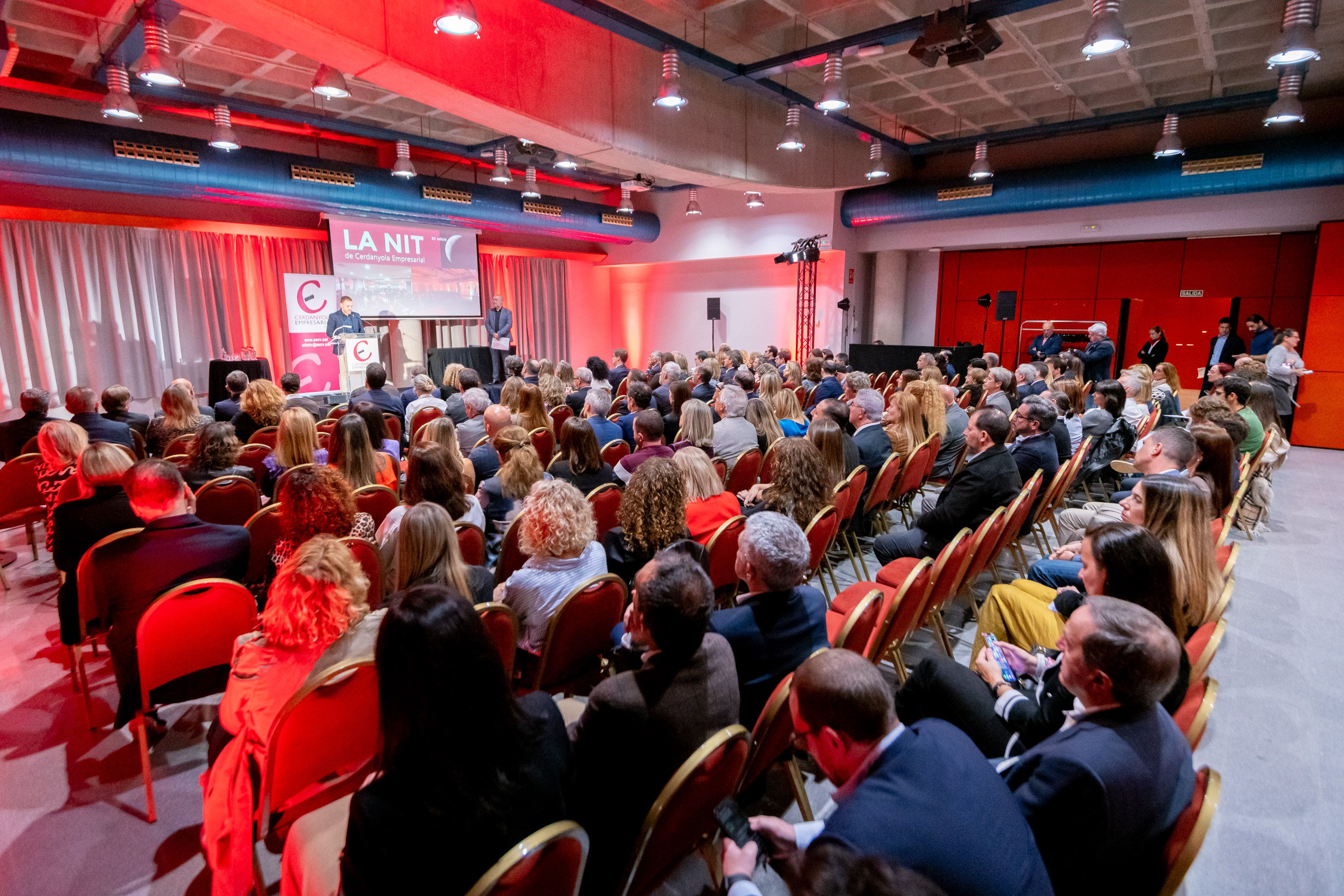 Aspecte de la sala Lluís Vives durant el lliurament dels guardons de la XII Nit empresarial. FOTO: Xavi Olivé