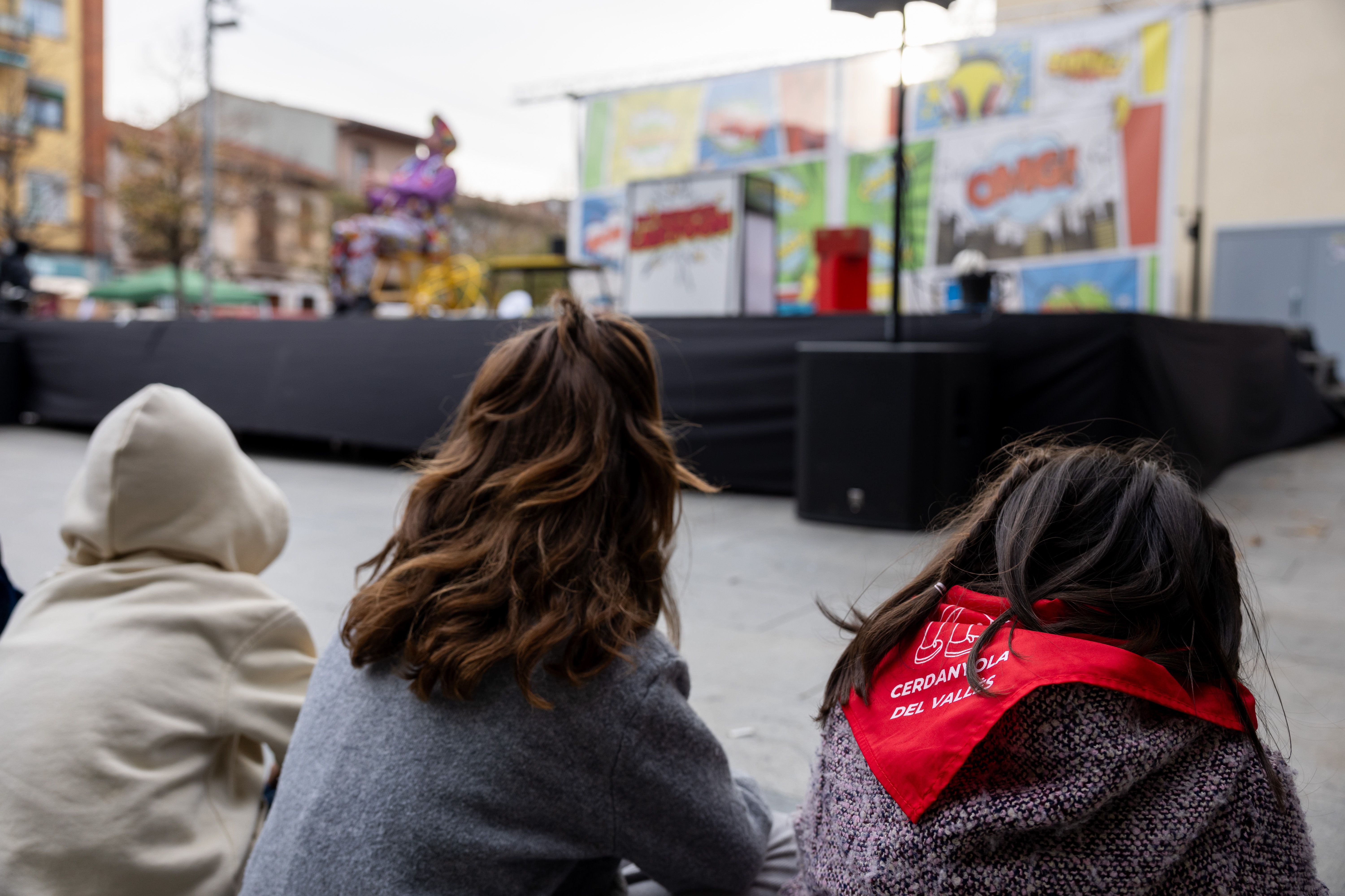 Els infants gaudeixen dels 'Germans Cartoon'. Foto: Arnau Padilla