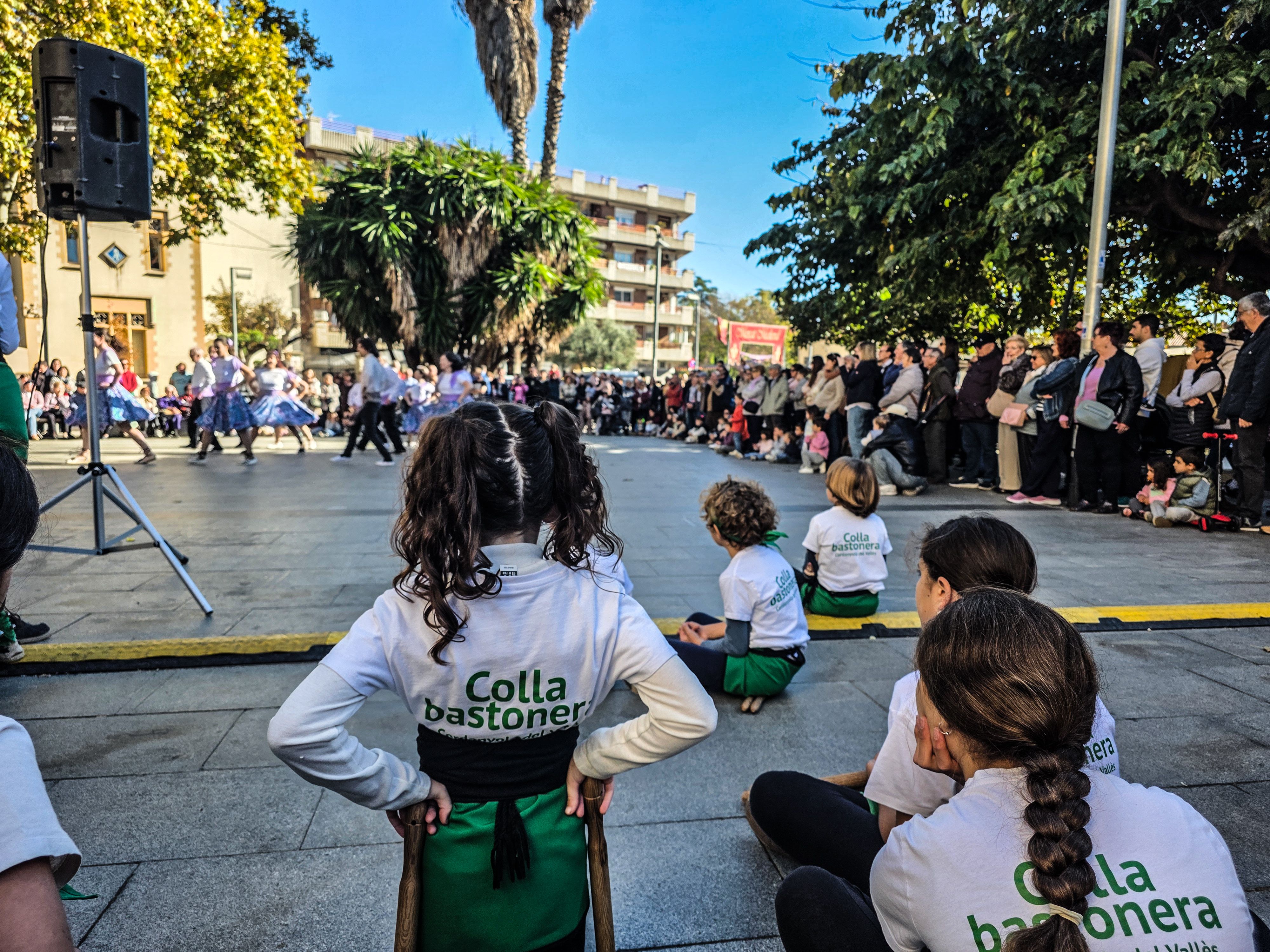 Gitanes a la plaça Abat Oliba. Foto: Marc Mata