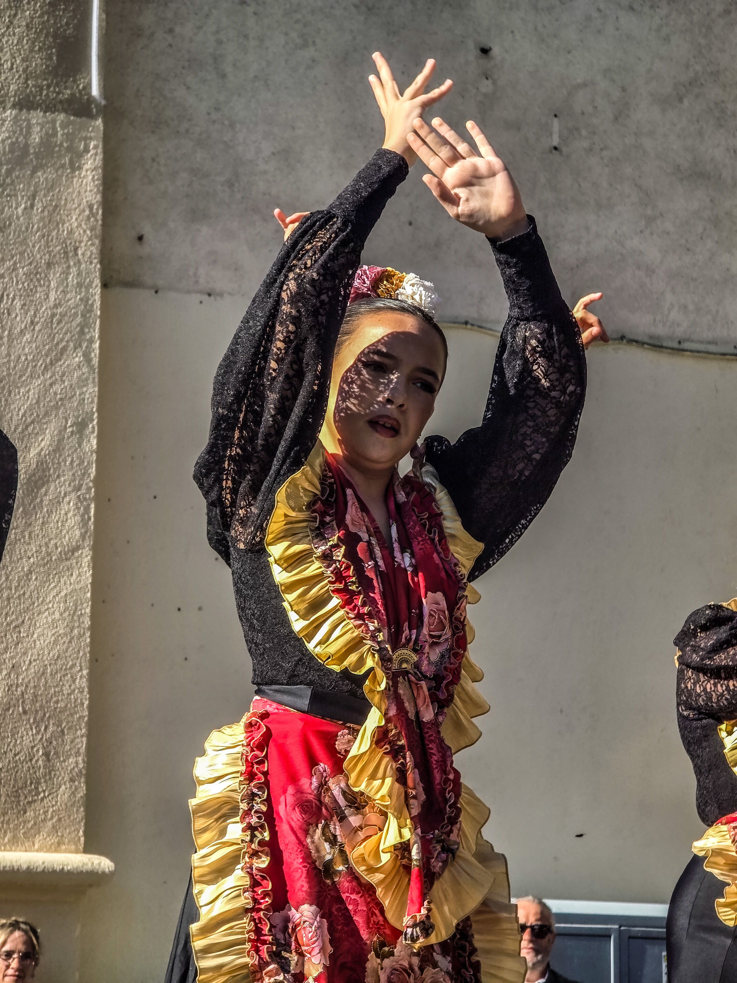 Sevillanes a la plaça Abat Oliba. Foto: Marc Mata