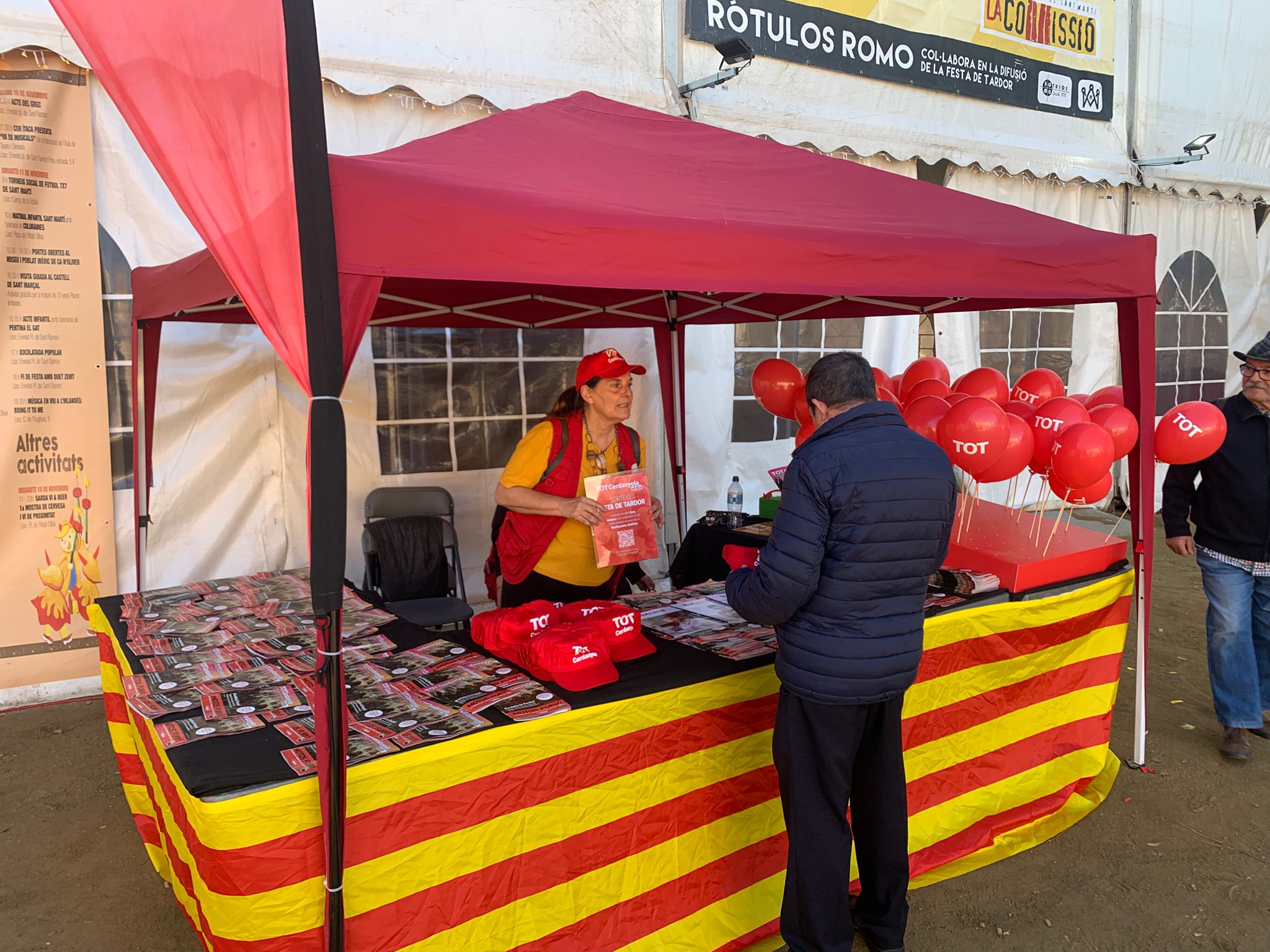Participants connectant-se al butlletí digital del TOT i apuntant-se al sorteig del menú de pollastre a l’ast amb braves.