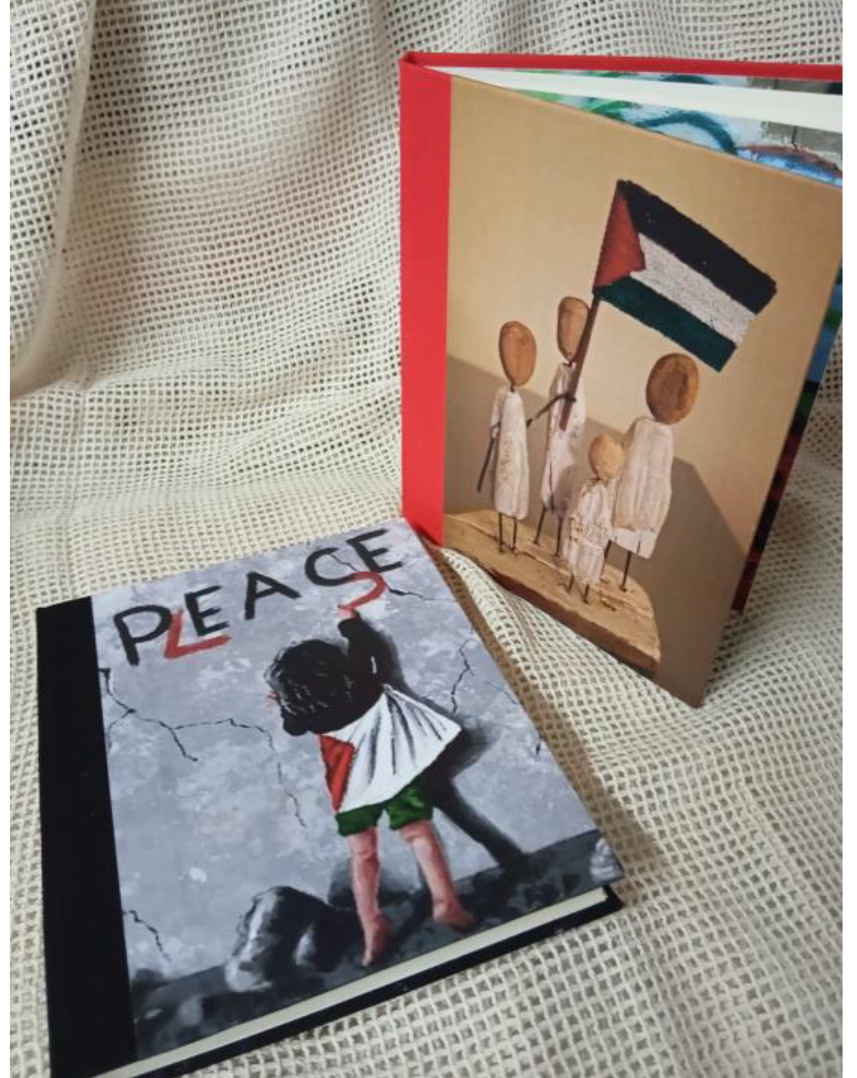 Llibretes Palestina, una de les obres cedides pels artistes plàstics per vendre al recital de Turó Solidari, aquest diumenge. Obra de Sergi Martínez
