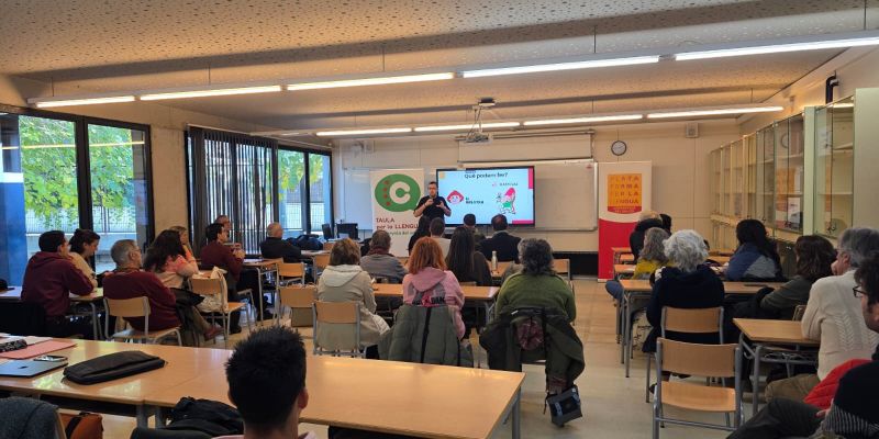 Unes 40 persones assisteixen a la jornada de la Taula per la Llengua. Foto: Marc Mata 