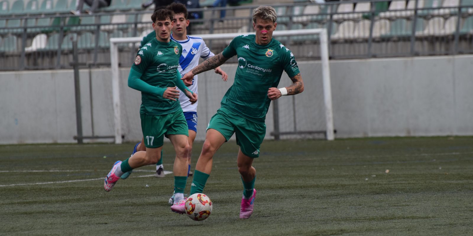 Un partit del Cerdanyola a casa davant l'Europa B. FOTO Marc Mata (Arxiu)