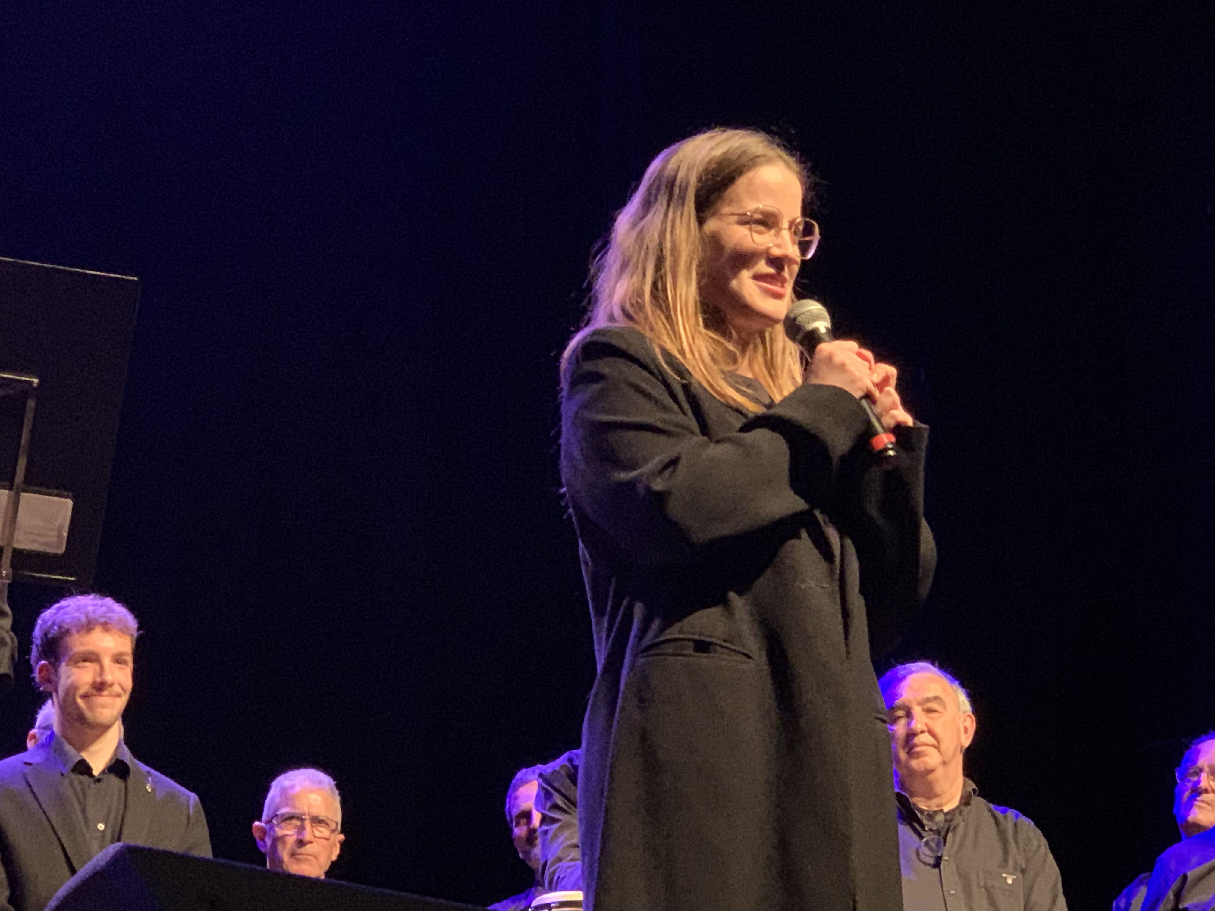 Carla Obach Esteban, directora temporal de la coral, durant el Concert de Santa Cecília. FOTO: Judit Josa