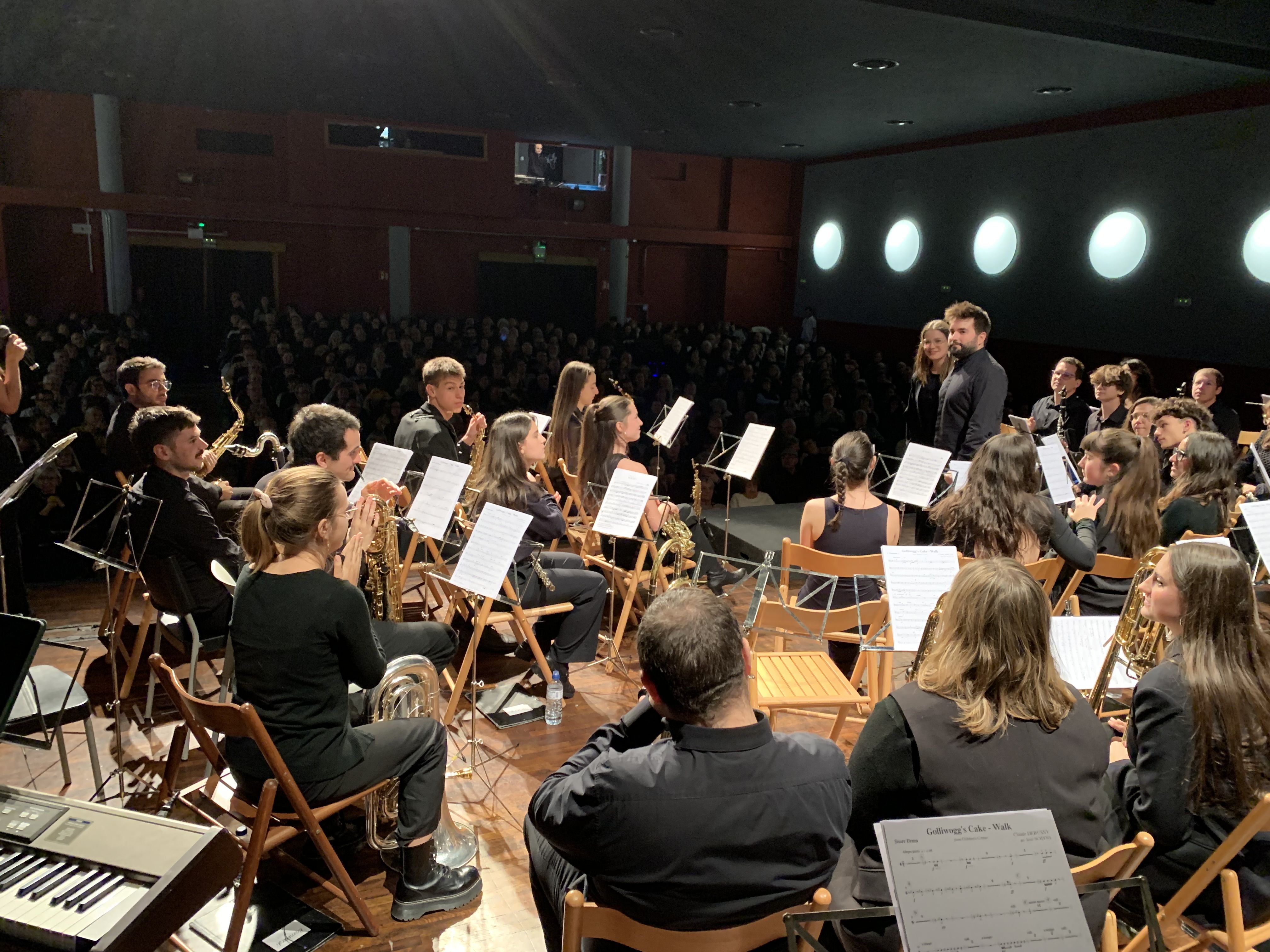 La Banda i la Coral presenten les noves incorporacions durant el Concert de Santa Cecília. FOTO: Judit Josa