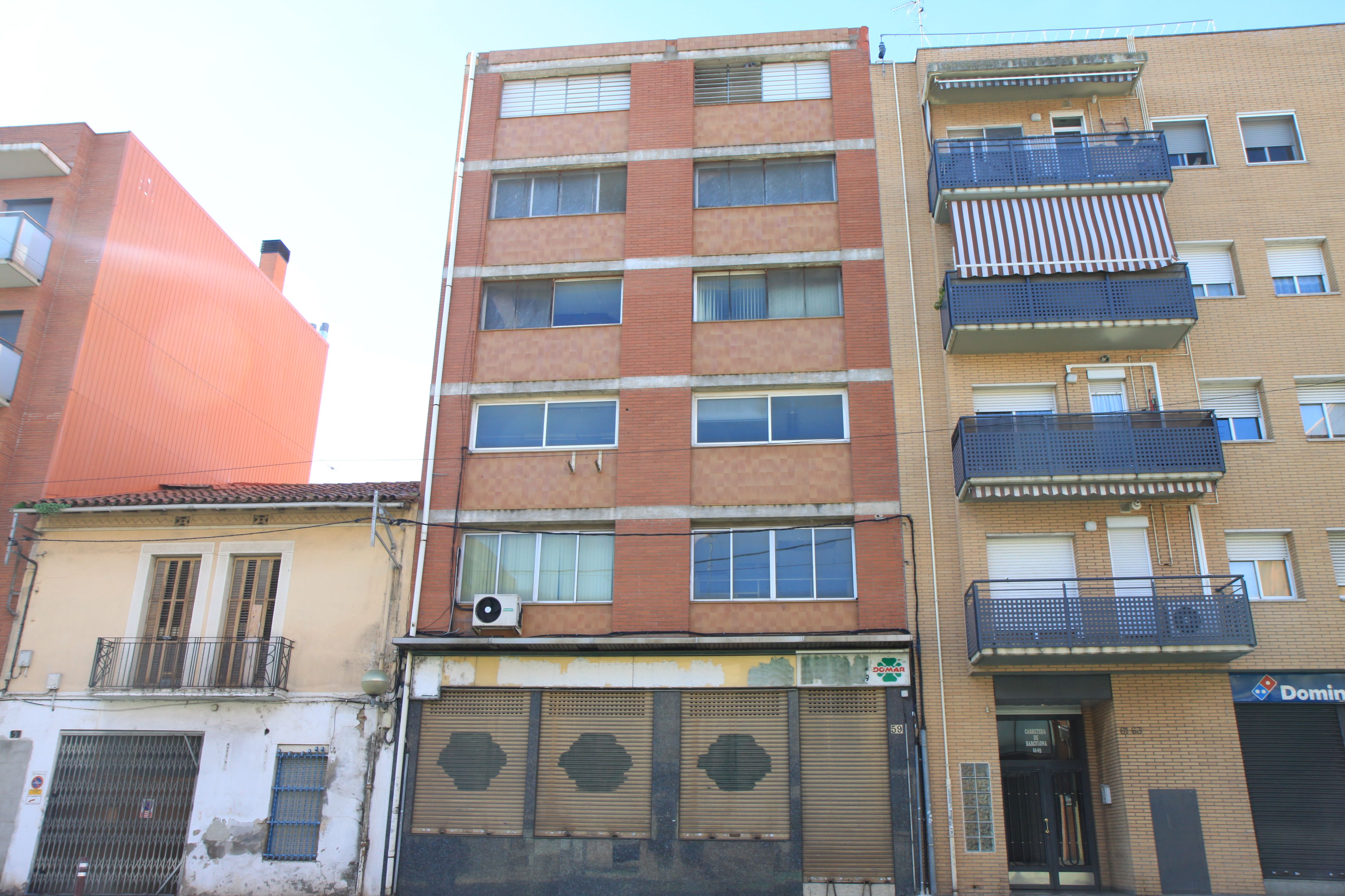 L'edifici de la cansaladeria fa 5 pisos d'alt. Foto: Laia Jubany