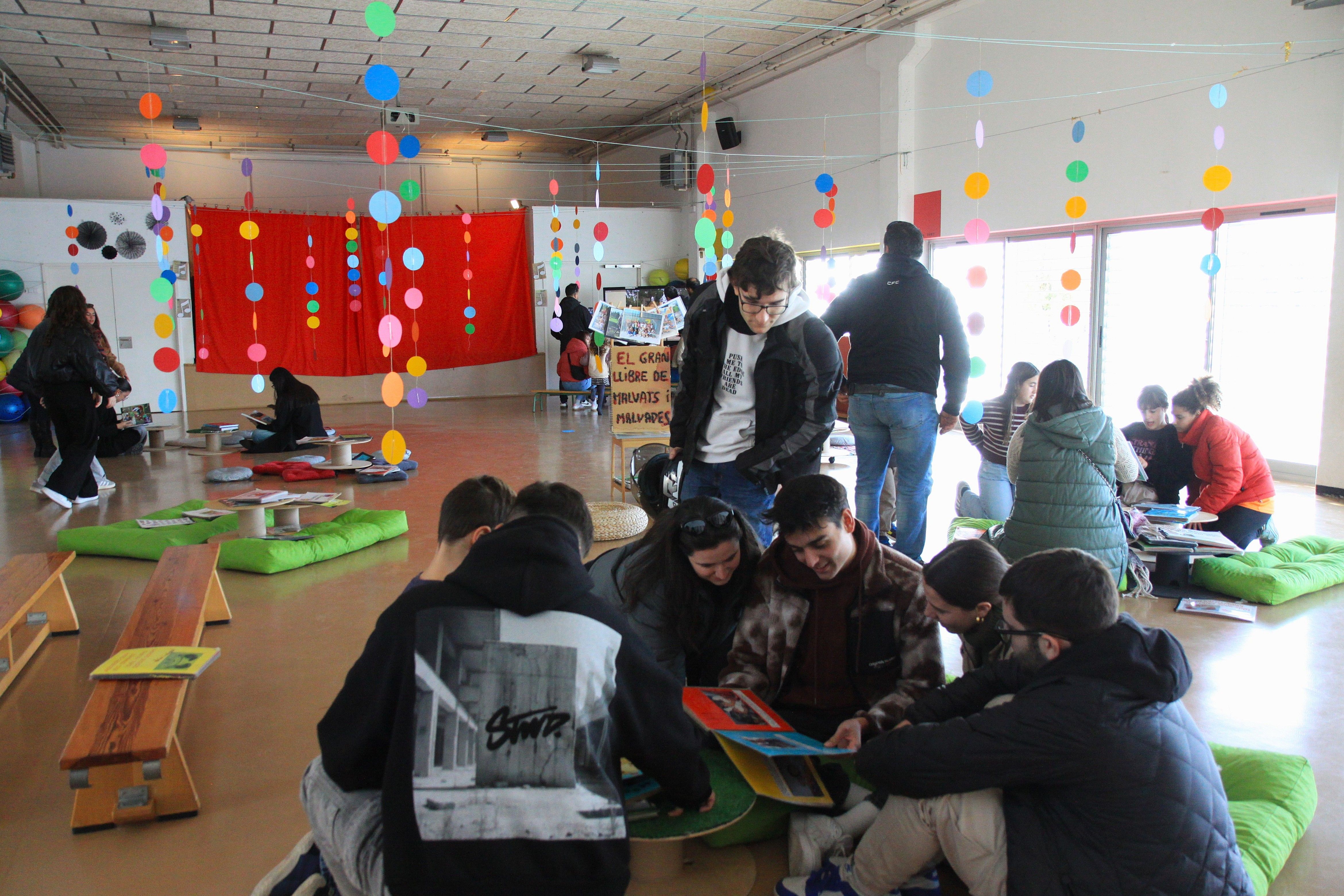El gimnàs s'ha transformat en una càpsula del temps. Foto: Laia Jubany