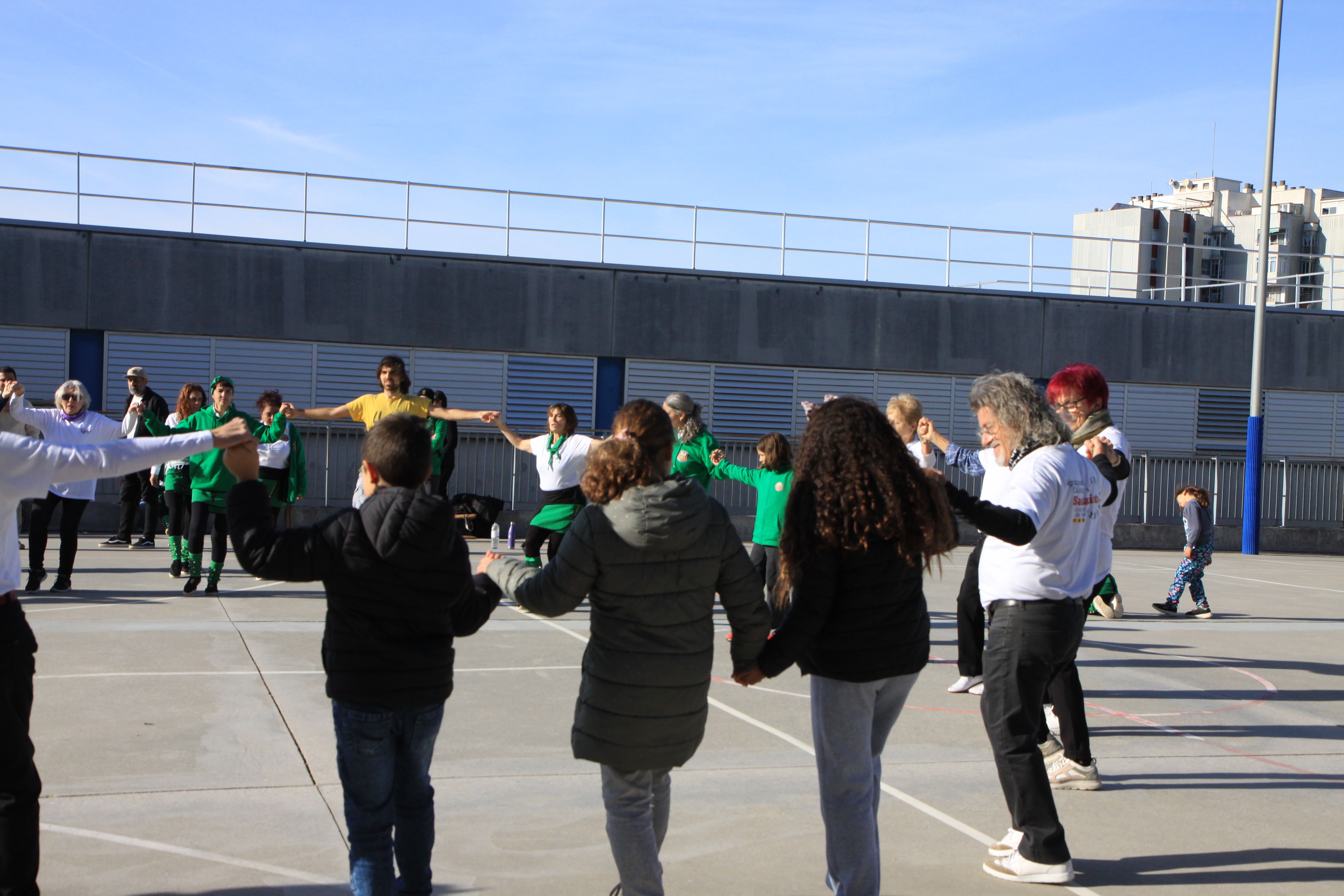 Els sardanistes han fet una sardana col·lectiva. Foto: Laia Jubany