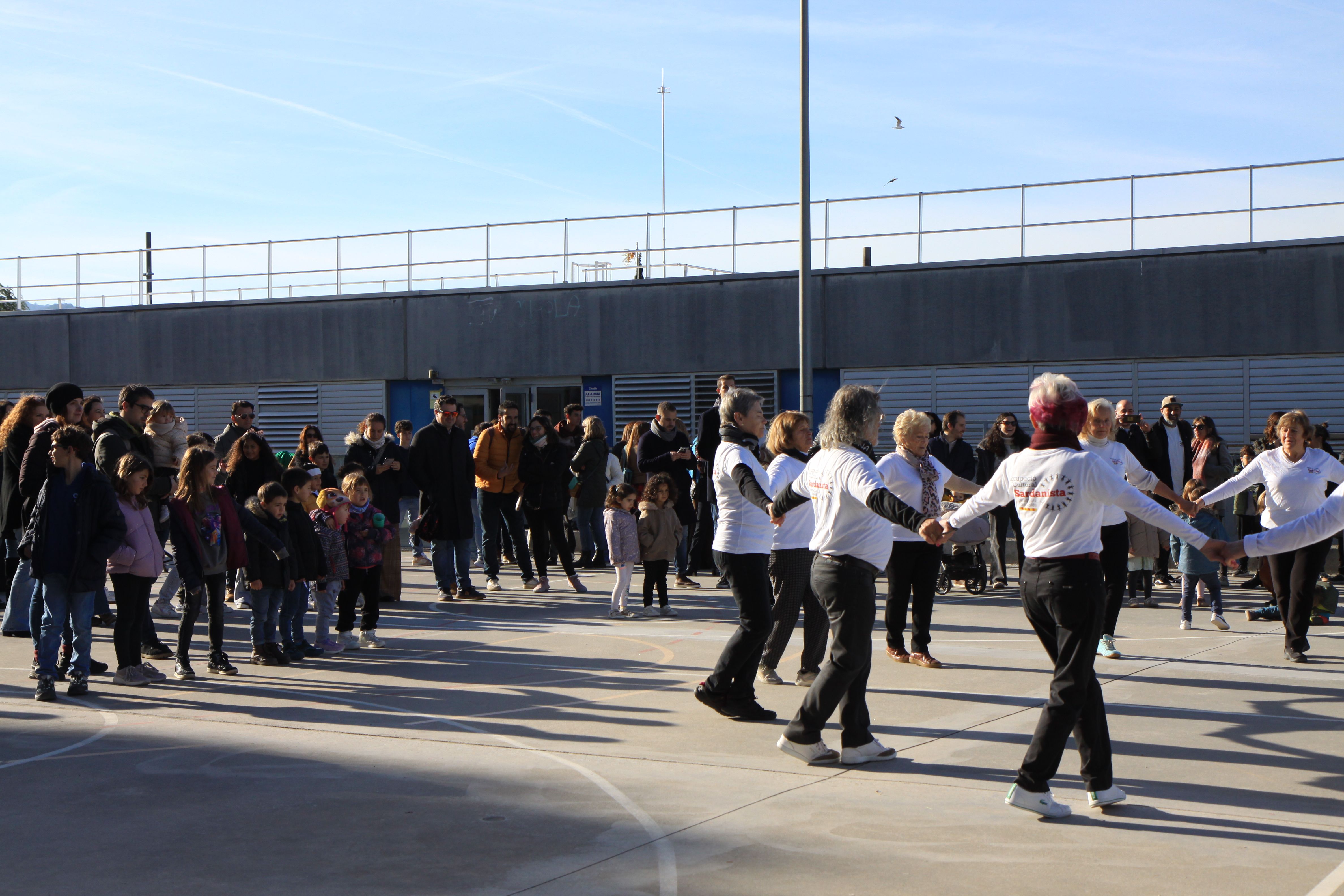 Els sardanistes han fet una sardana col·lectiva. Foto: Laia Jubany