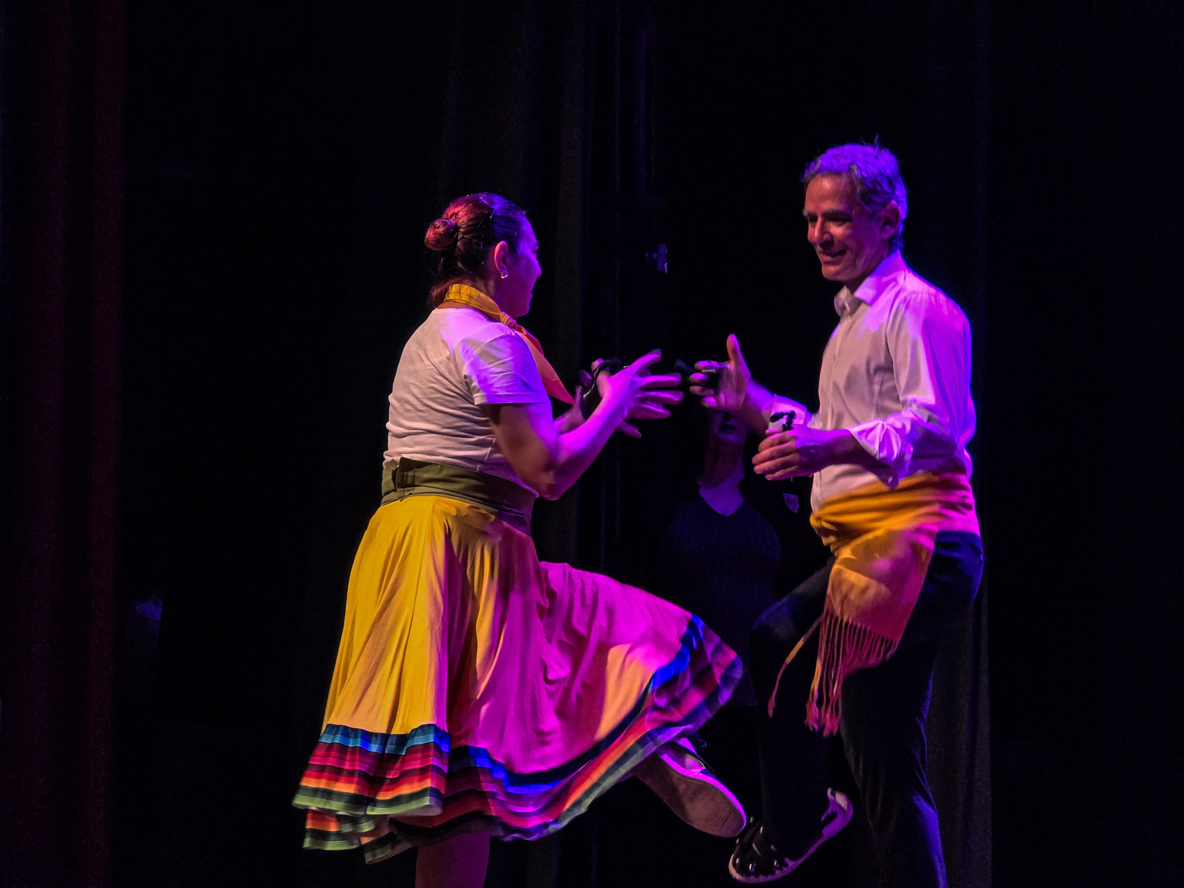 Commemoració dels La colla de gitanes de Ripollet a la celebració dels 70 anys de la Polca Cerdanyola. Foto: Marc Mata 
