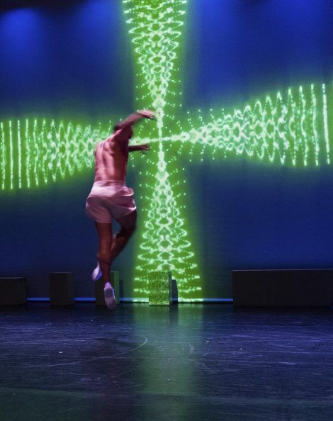 Imatge de l'espectacle Filarmonia vital, la penúltima producció de  la companyia Ballet Contemporani Catalunya. FOTO: web Ballet Contemporani Catalunya