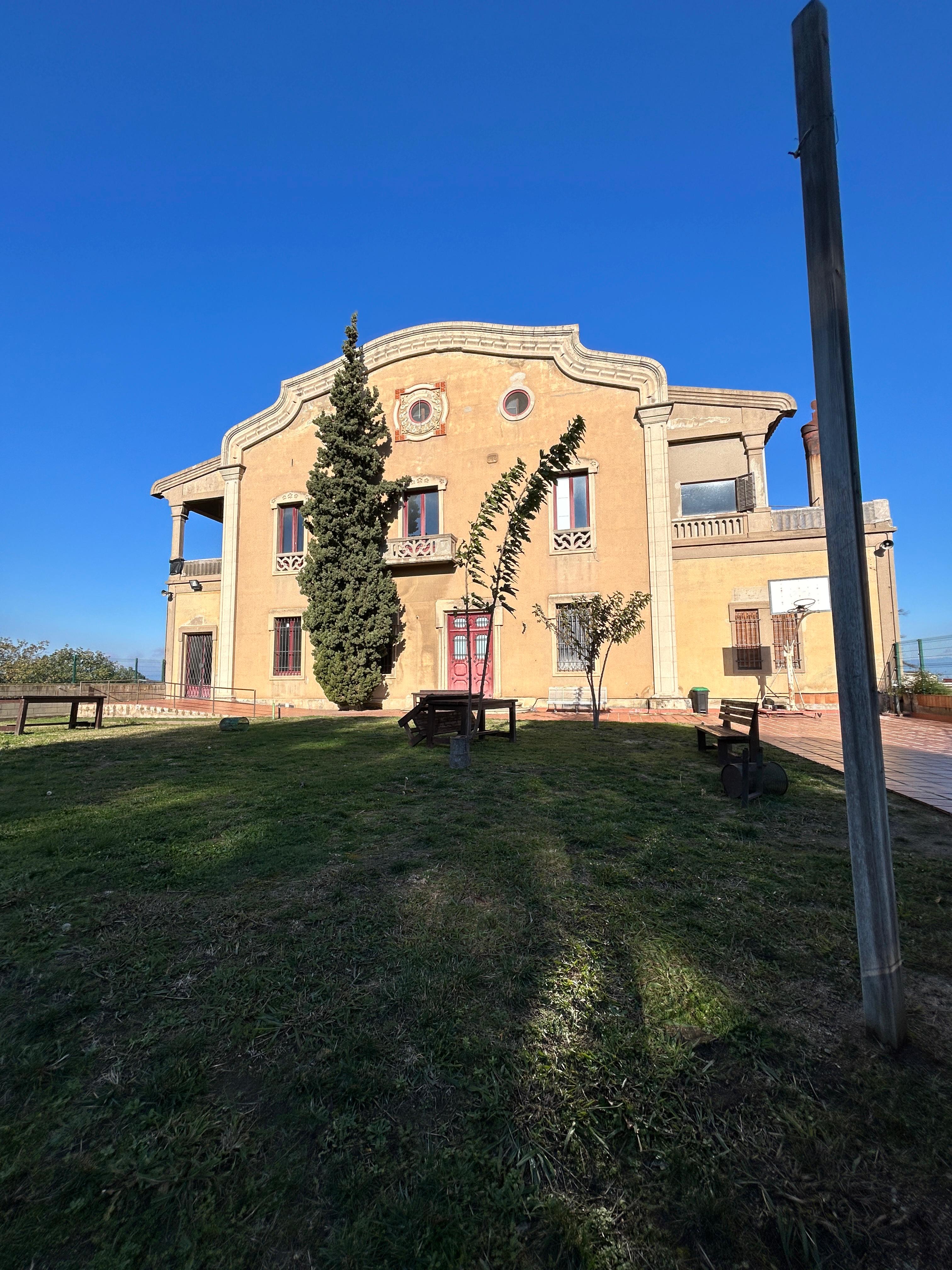 La Torre Bertrand i de Bones Hores, fotografiada el desembre de 2024, està de celebració. FOTO: Joan Moya Piñol