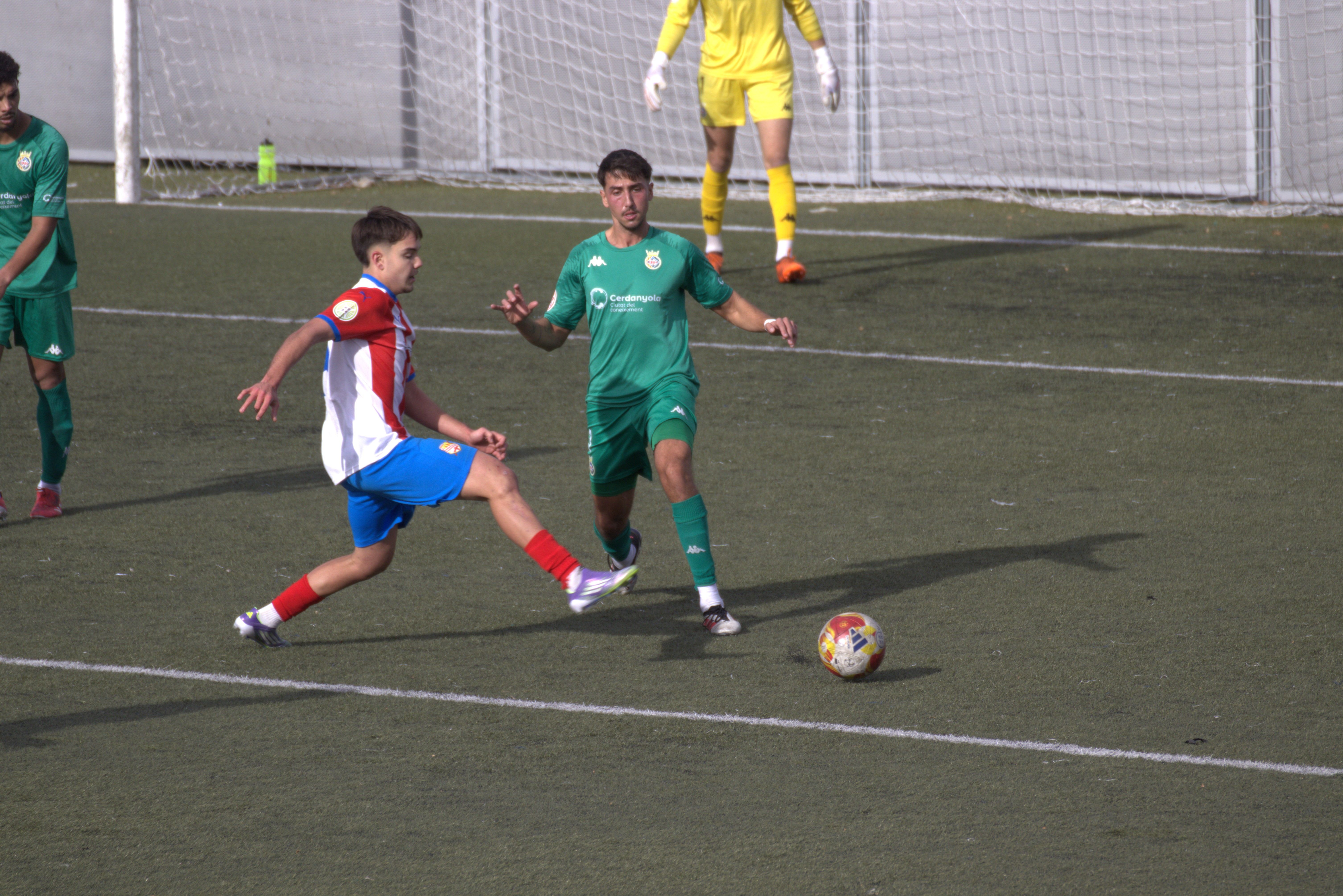 El Cerdanyola no pot amb el Manresa. FOTO: Marc Mata