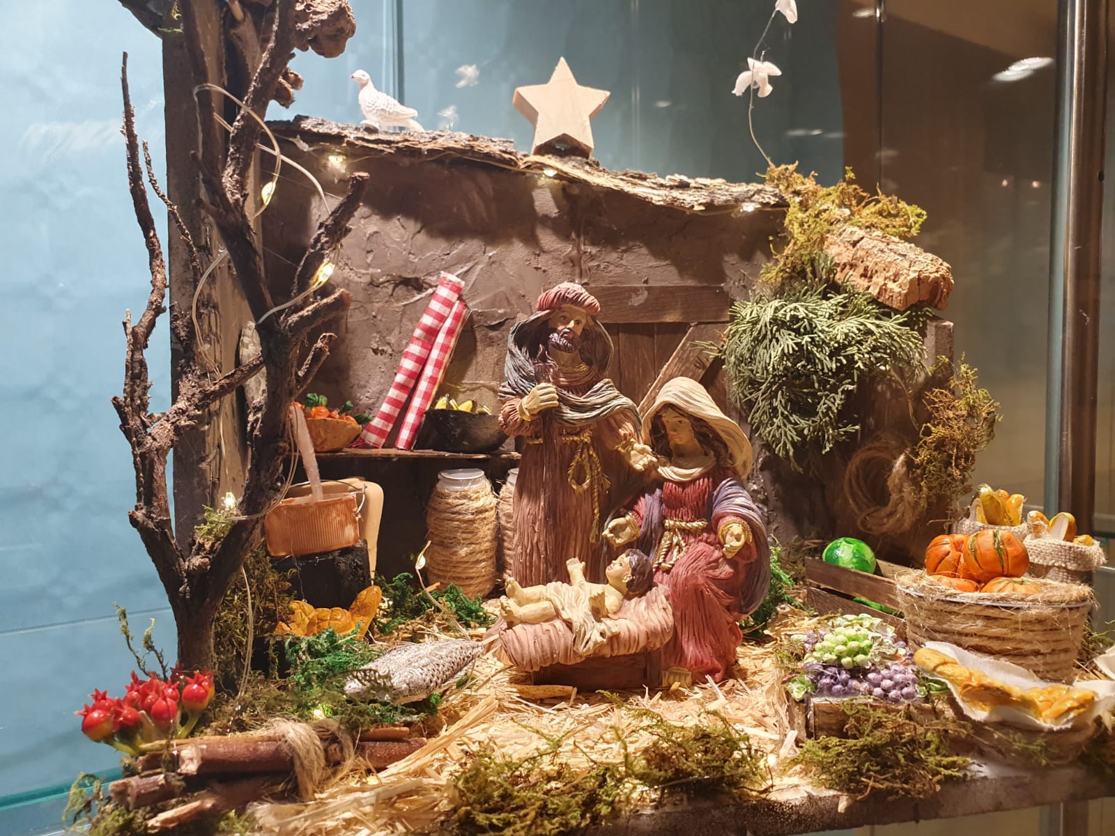 La mostra exhibeix naixements originals i altres més tradicionals, tots, fets a mà i plens de detalls. FOTO: Judit Josa