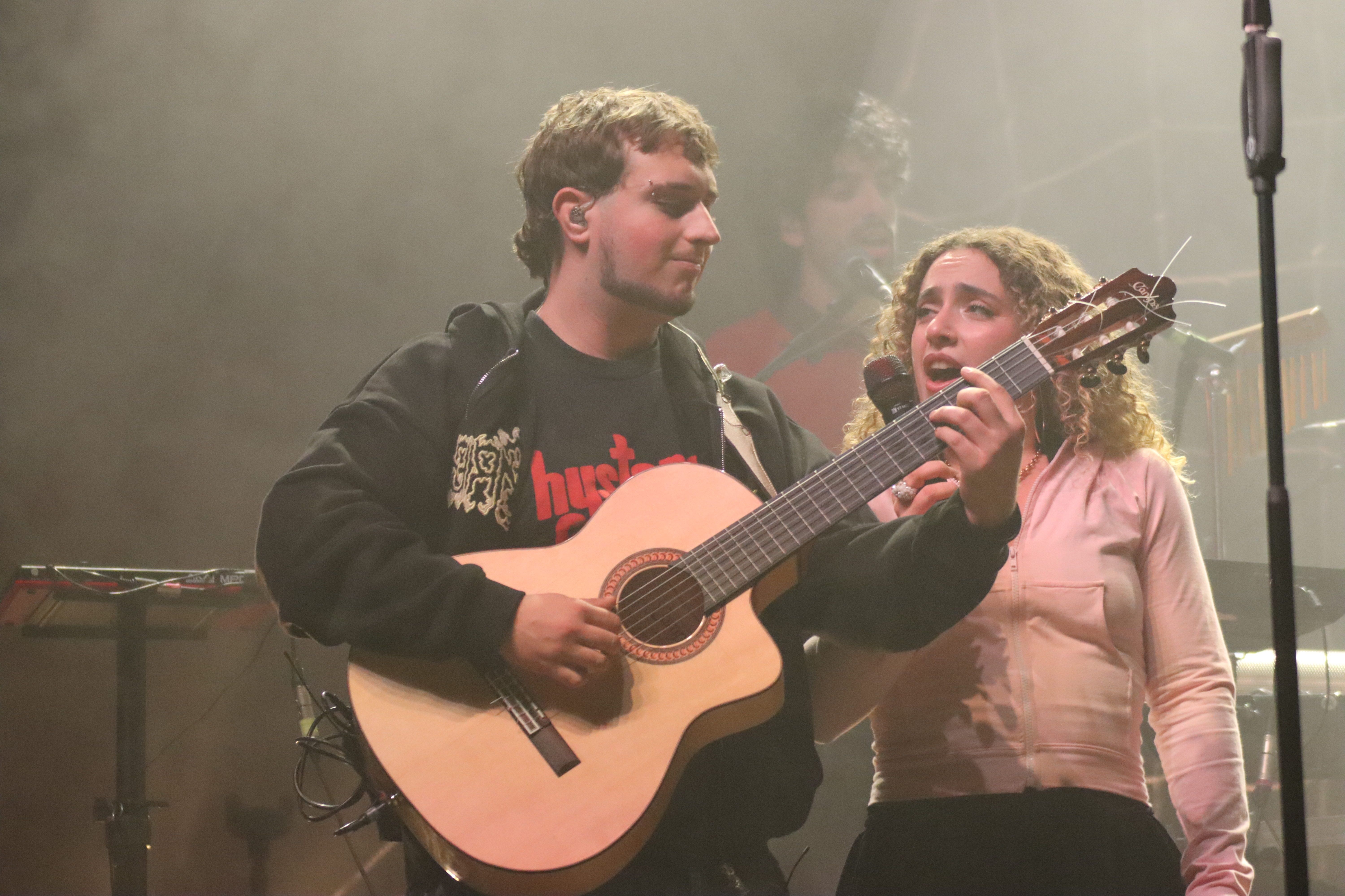 Mushkaa tanca gira a Cerdanyola i revoluciona a més de 2000 joves al parc Xarau. FOTO Marc Mata  