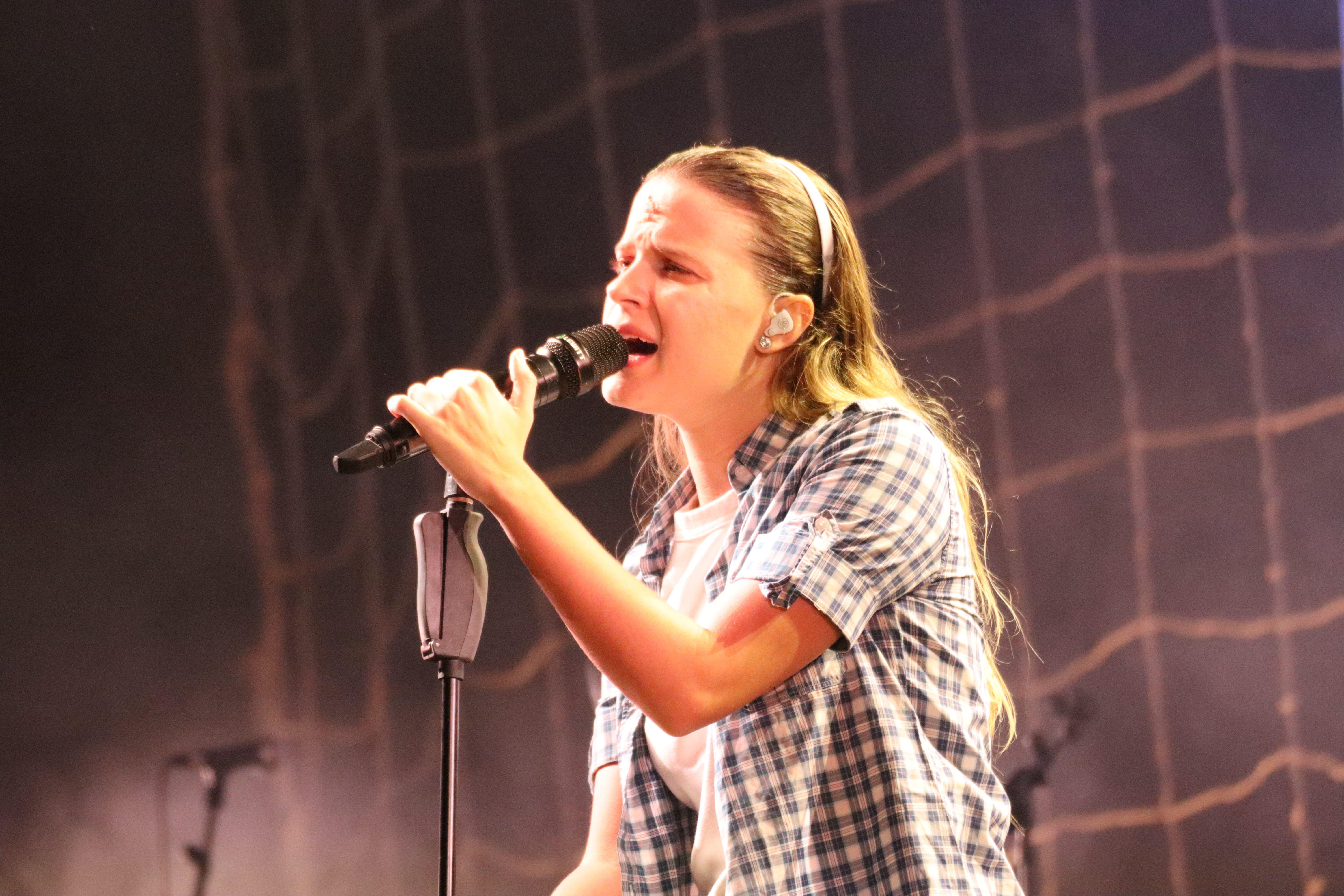 Mushkaa tanca gira a Cerdanyola i revoluciona a més de 2000 joves al parc Xarau. FOTO Marc Mata  