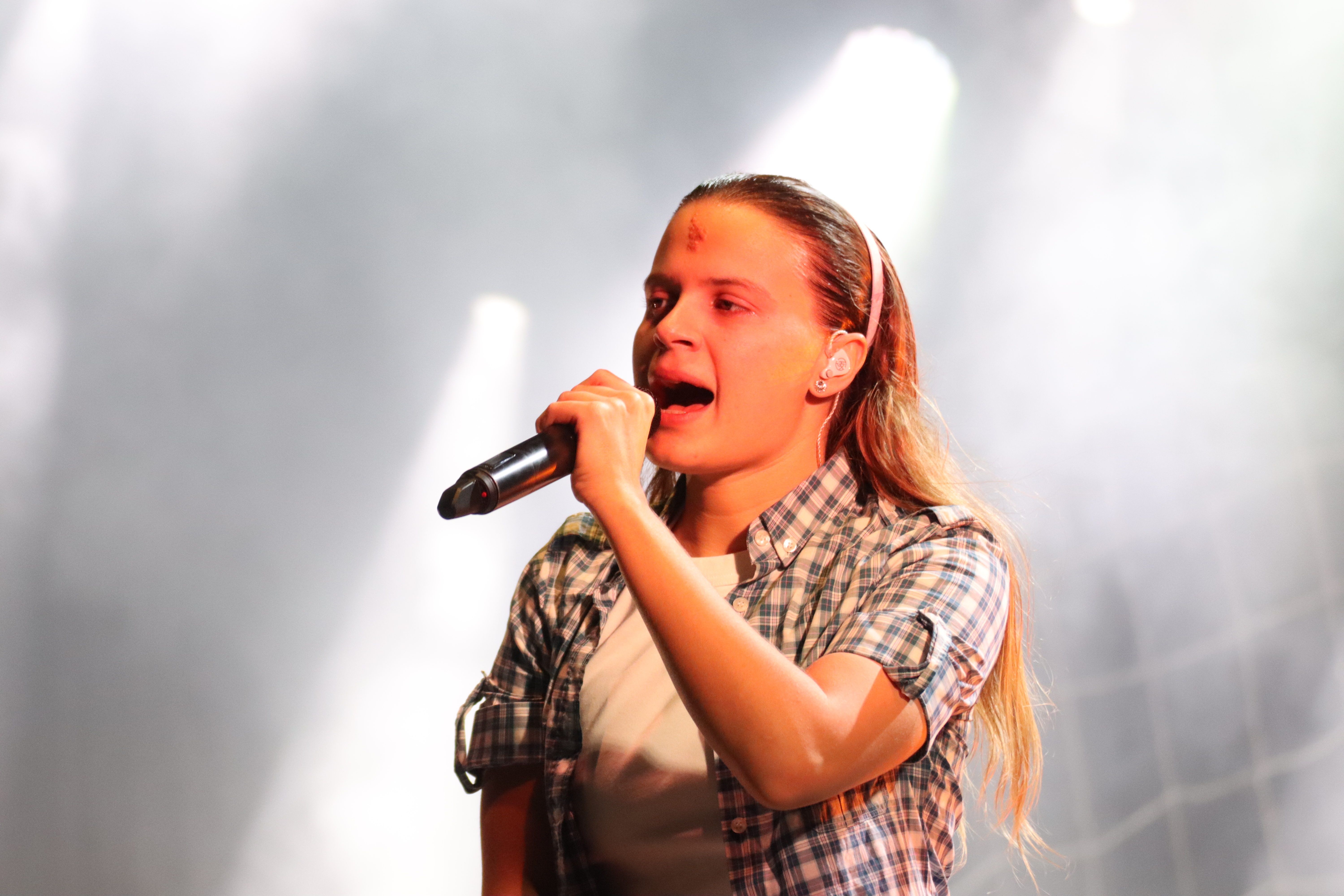 Mushkaa tanca gira a Cerdanyola i revoluciona a més de 2000 joves al parc Xarau. FOTO Marc Mata  