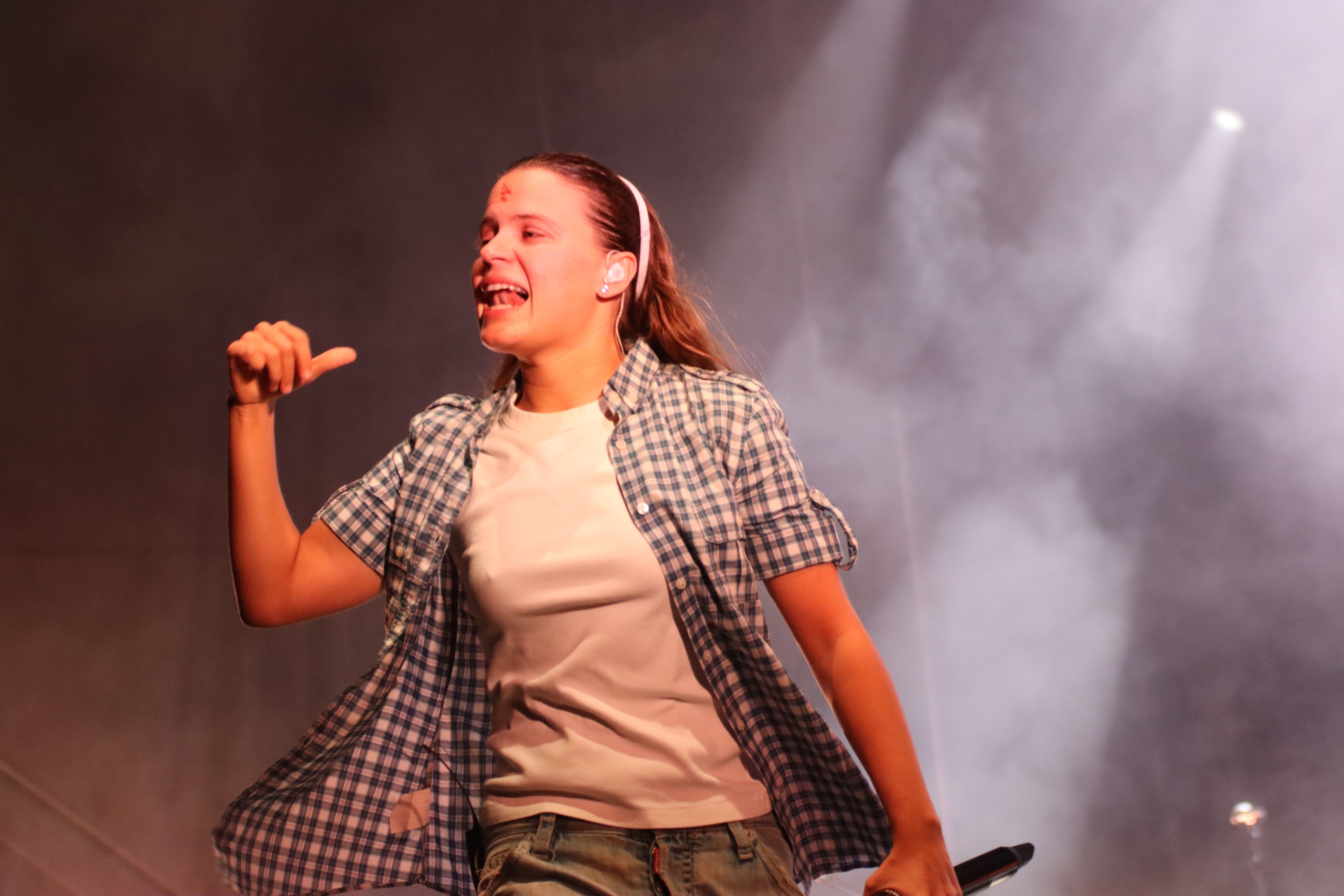 Mushkaa tanca gira a Cerdanyola i revoluciona a més de 2000 joves al parc Xarau. FOTO Marc Mata  