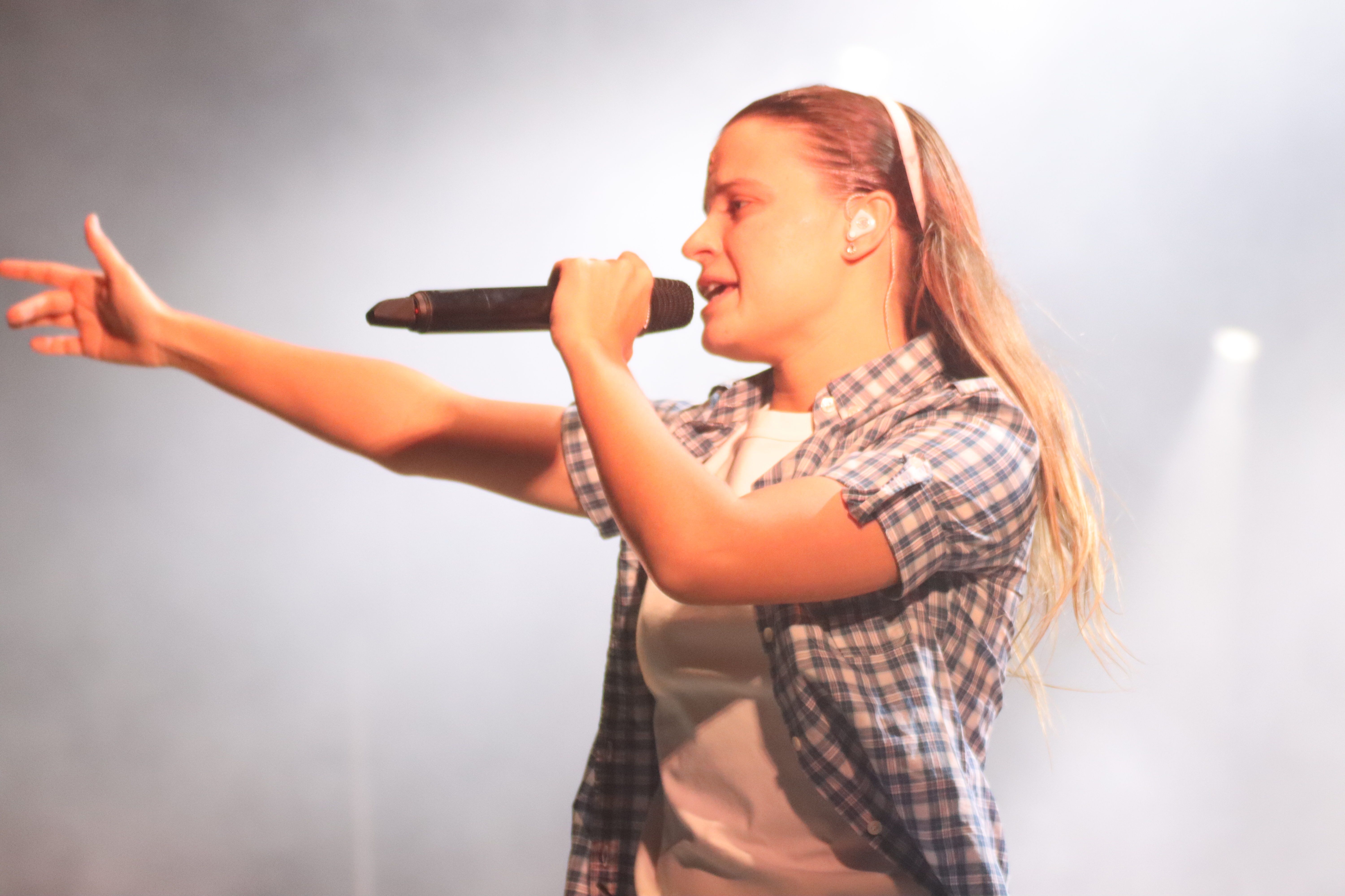 Mushkaa tanca gira a Cerdanyola i revoluciona a més de 2000 joves al parc Xarau. FOTO Marc Mata  