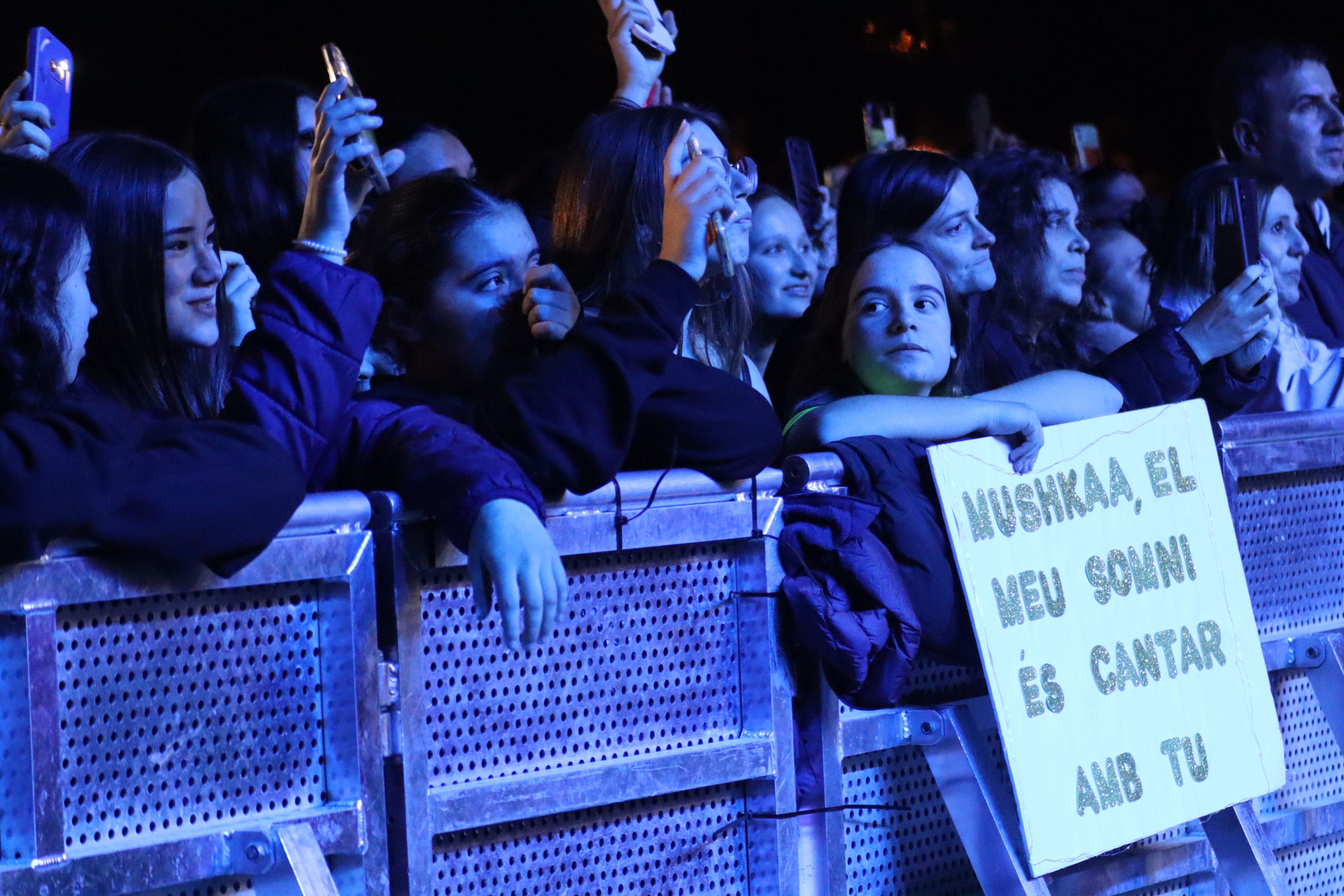 Mushkaa tanca gira a Cerdanyola i revoluciona a més de 2000 joves al parc Xarau. FOTO Marc Mata  
