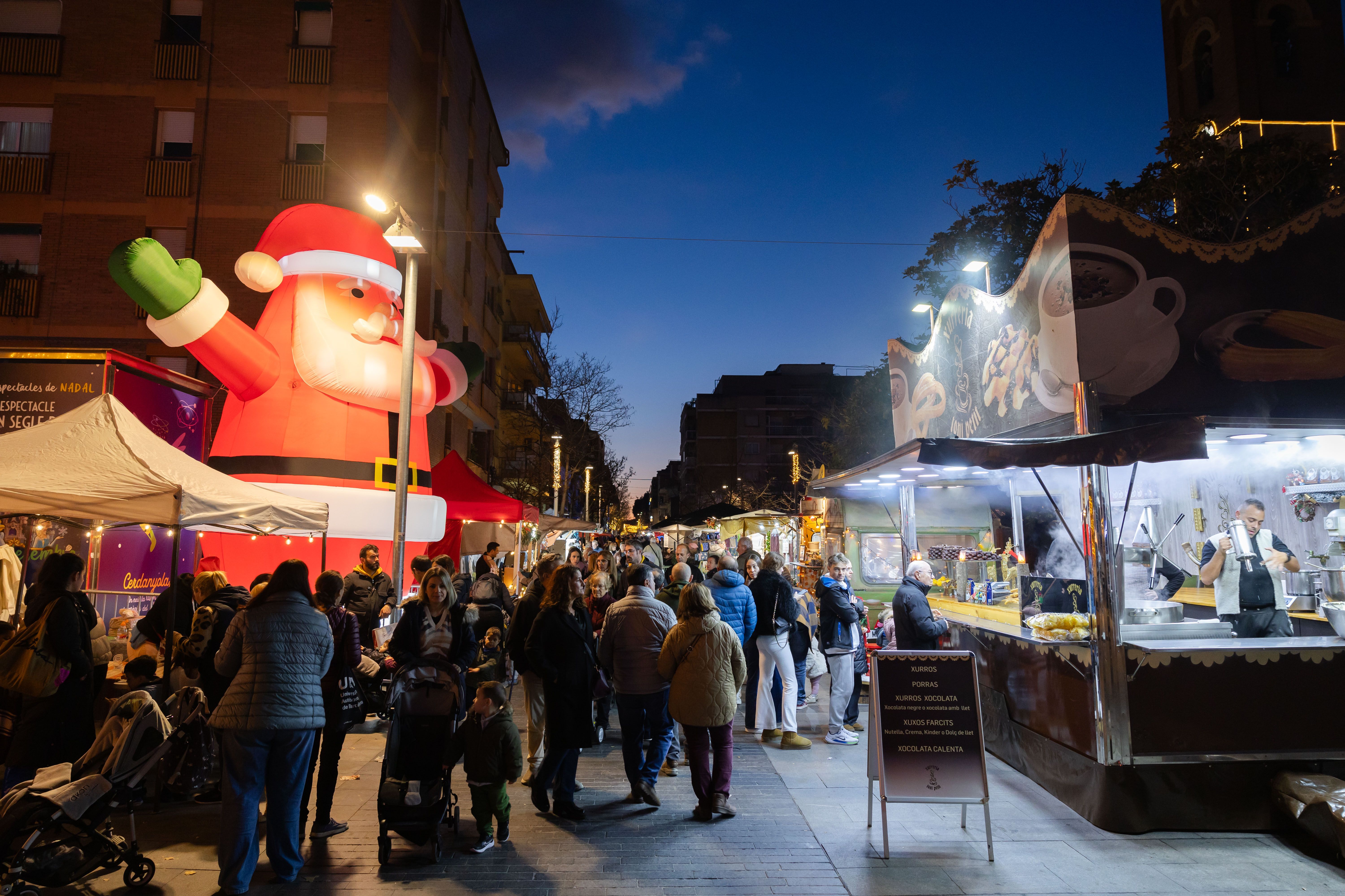 Fira de Nadal 2025, dissabte a la nit. Foto: Arnau Padilla