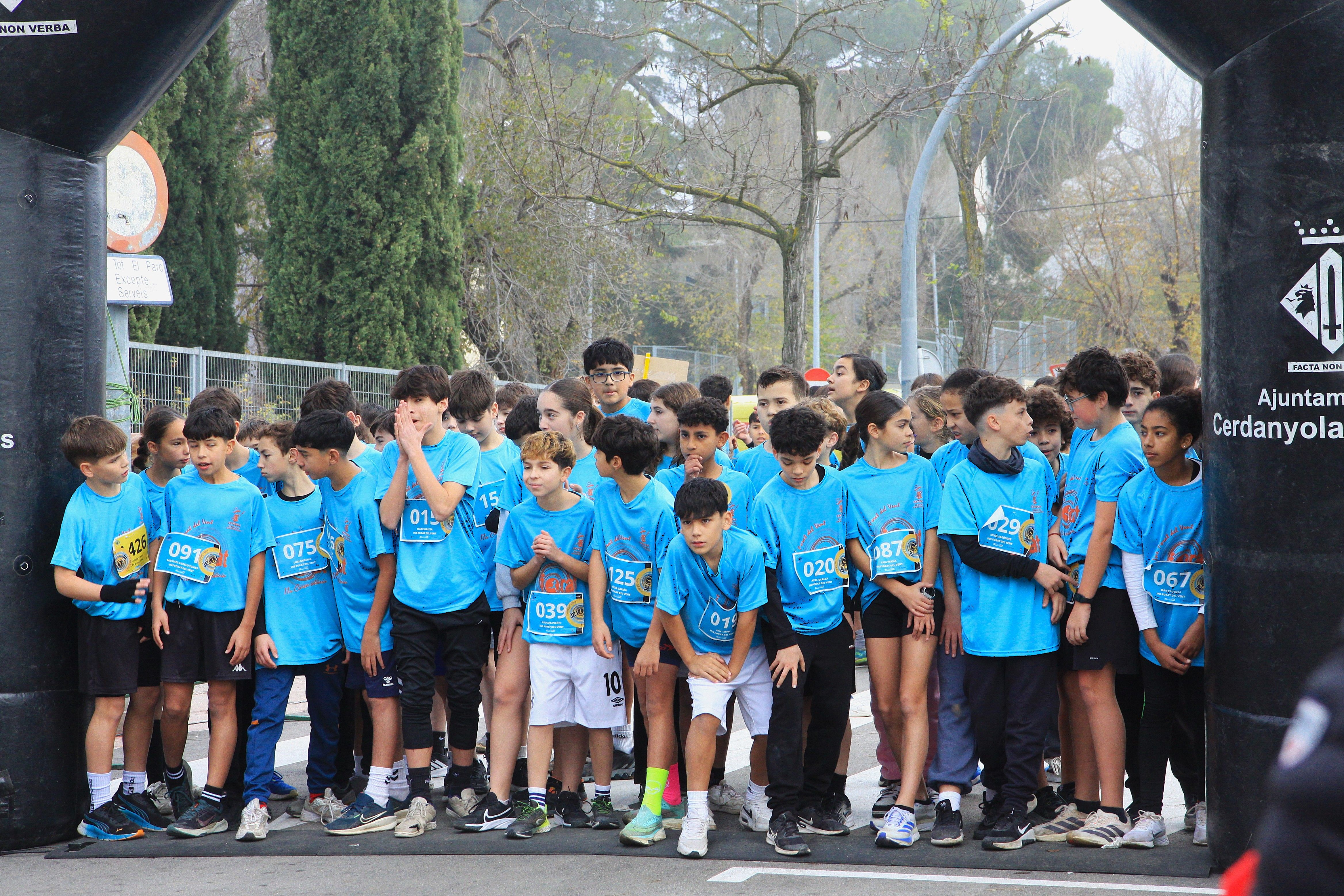 Els participants de la cursa curta preparats per sortir. Foto: Laia Jubany