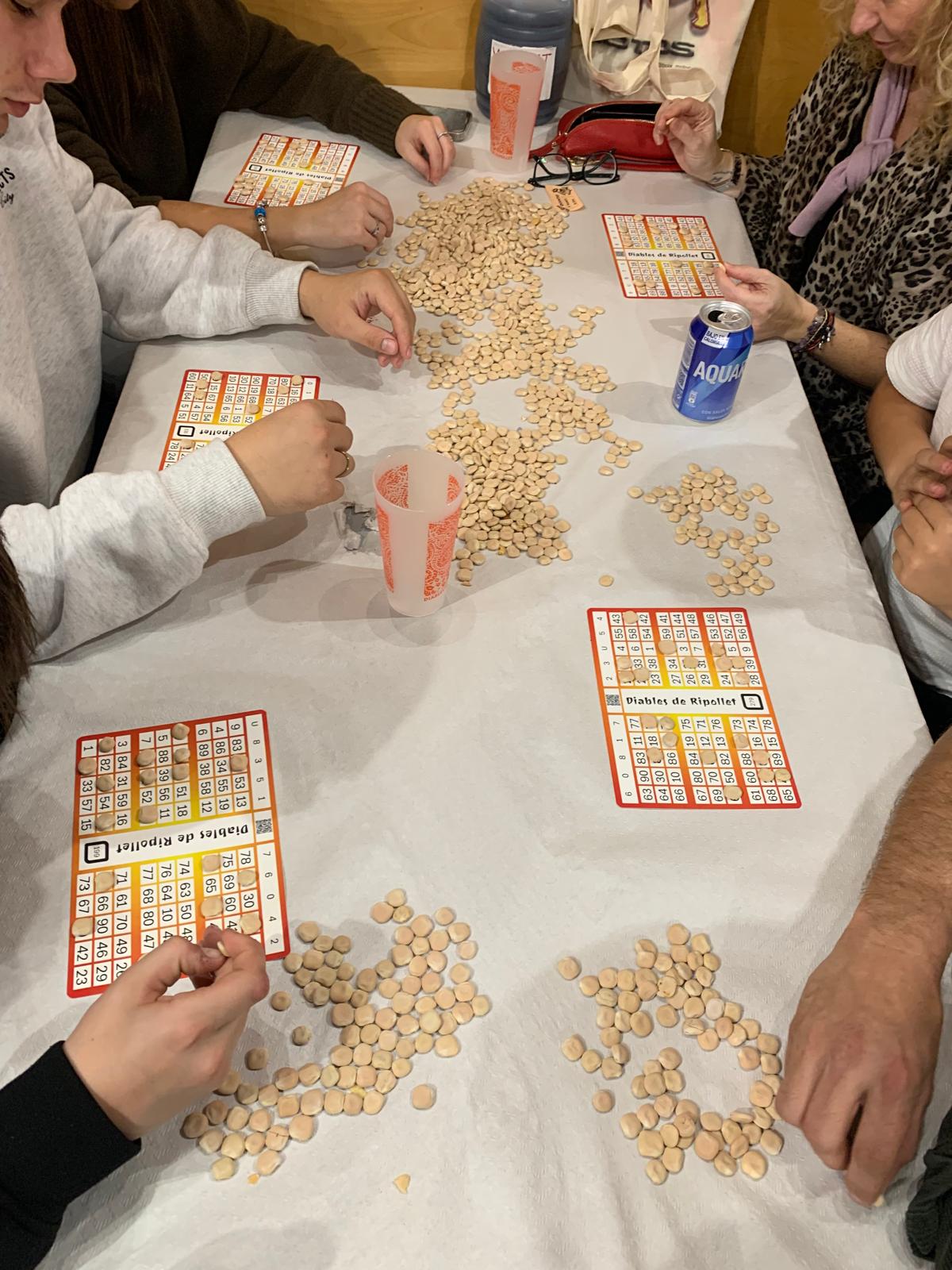 El quinto és una de les tradicions de Nadal més arrelades, a la imatge, sessió de la Colla de Diables de Ripollet. FOTO: Judit Josa