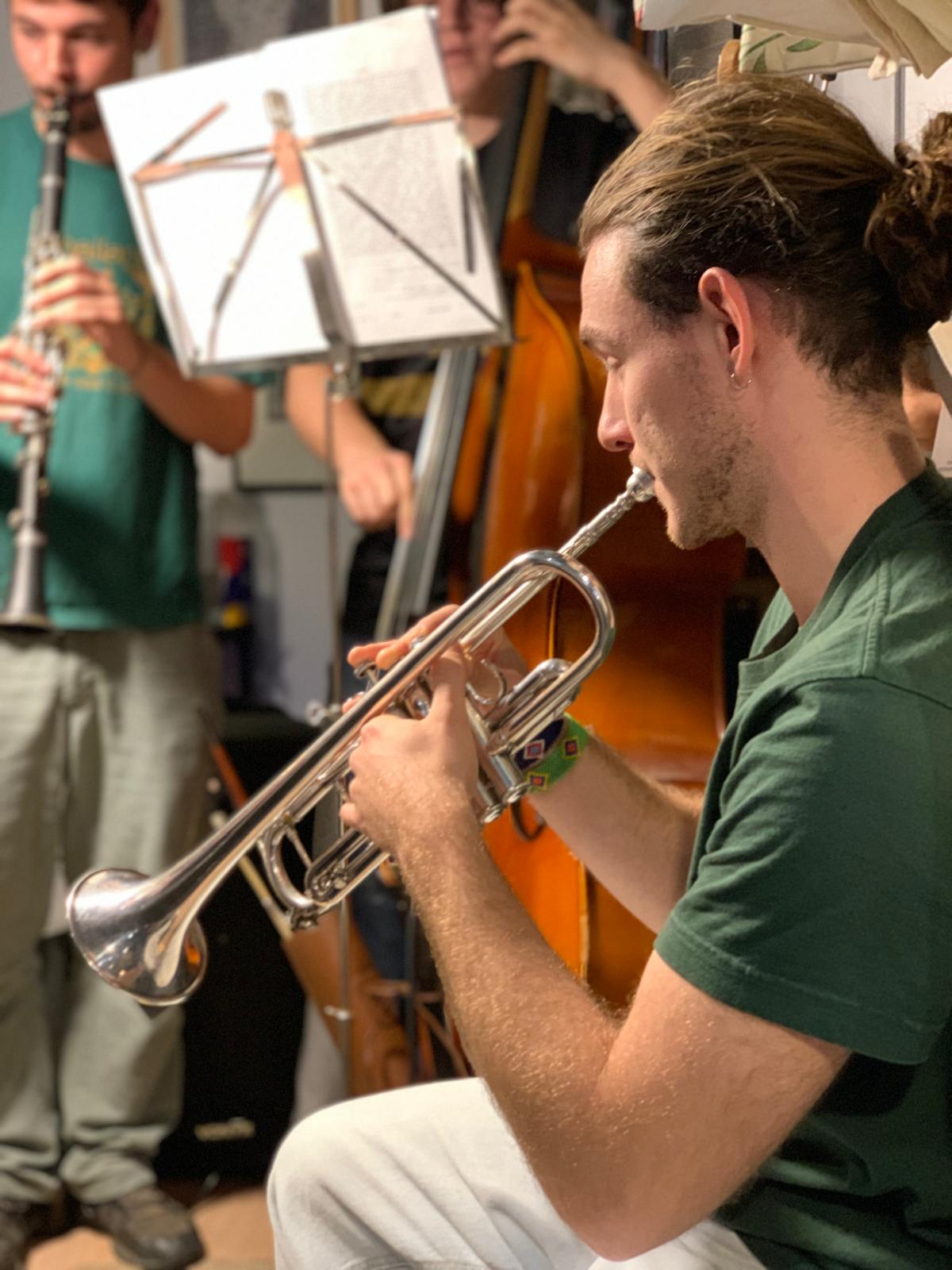 Concert d’Amics del Líam a la llibreria Nova Èfora. FOTO: Judit Josa