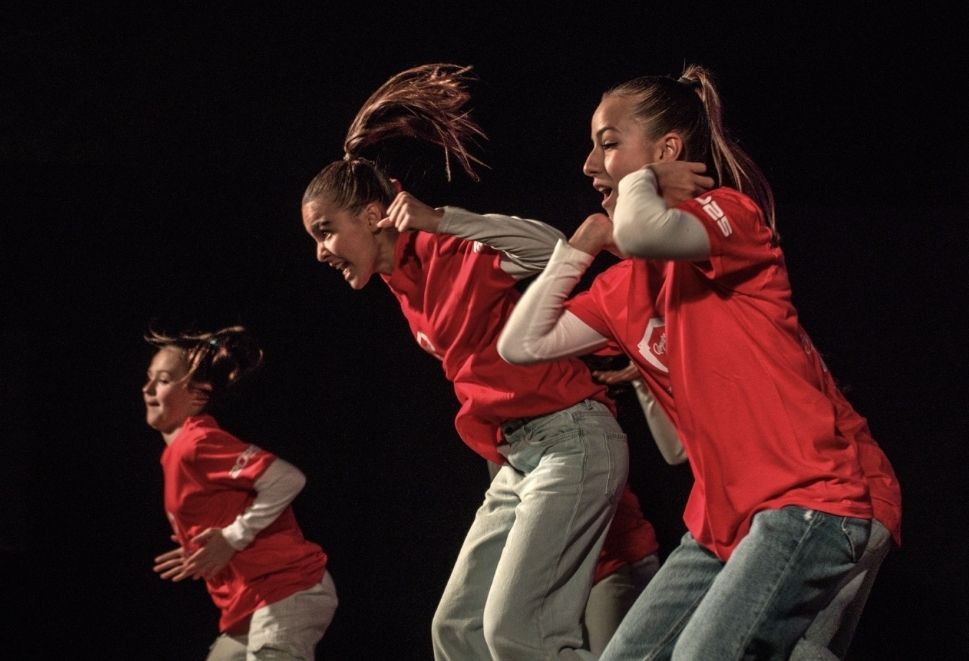 Exhibició d'escoles de dansa al parc del Turonet. FOTO: Marc Mata
