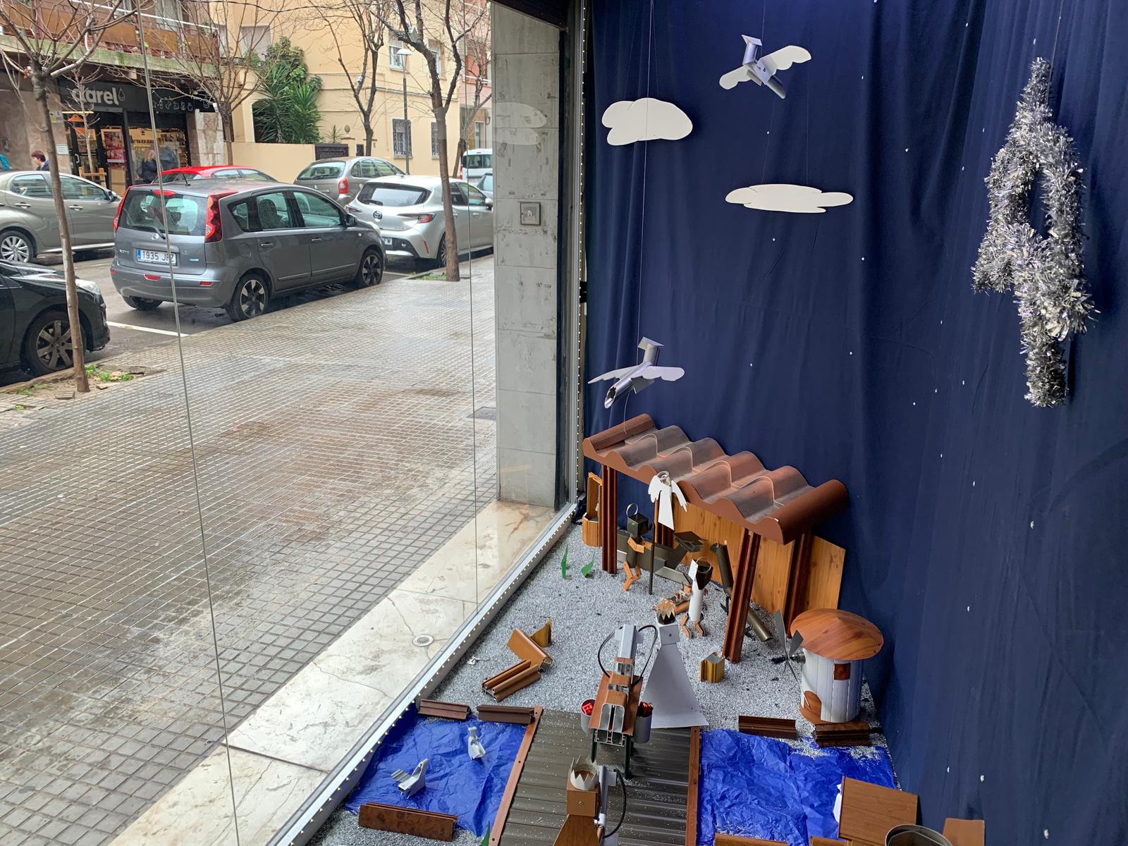 Pessebre d'Alumnios Cordellas, al passeig de Cordelles, de camí des del centre cap a Serraperera. FOTO: Judit Josa