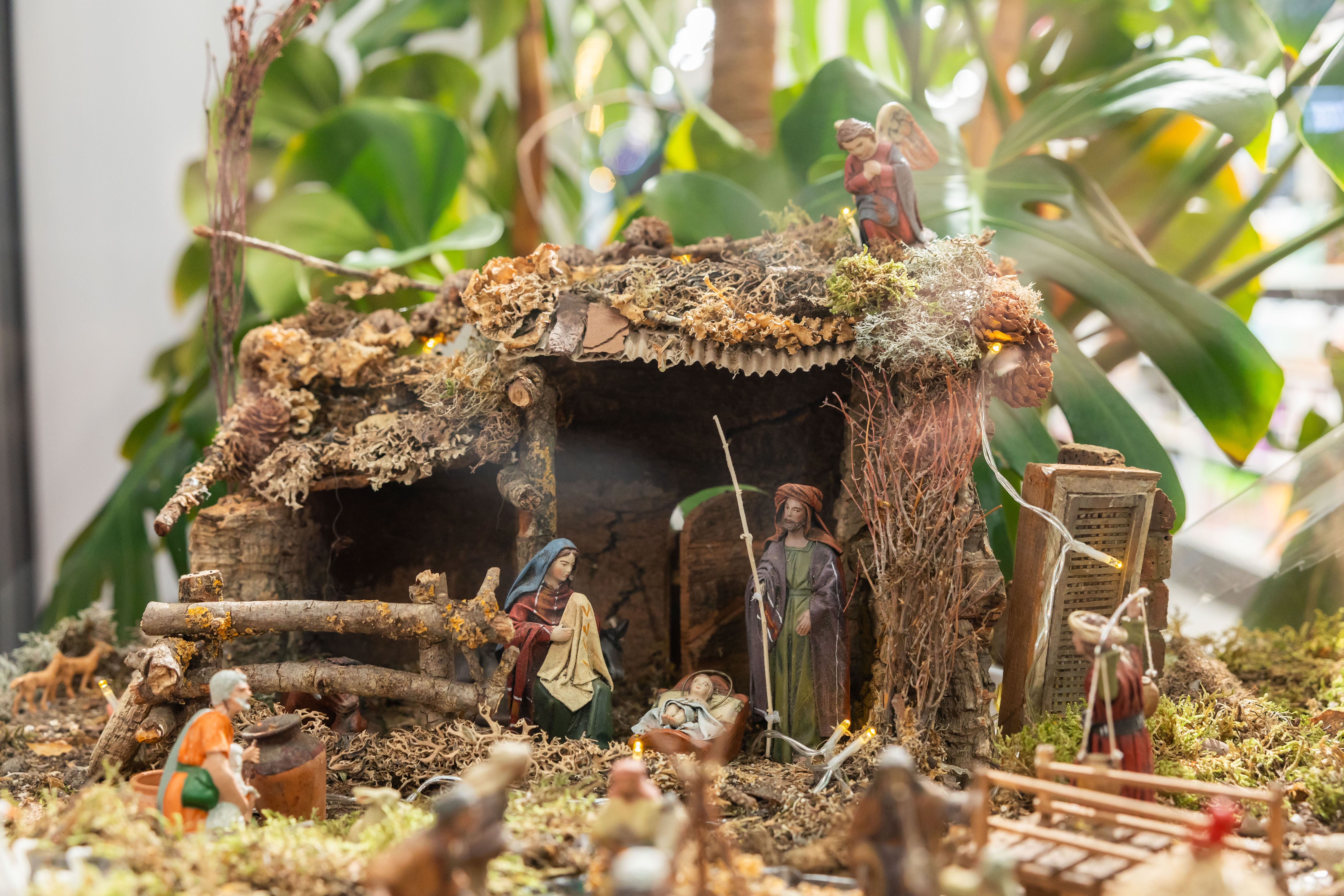 Pessebre tradicional a la Farmàcia Valls, just al costat de l'Estació de Renfe. FOTO: Arnau Padilla