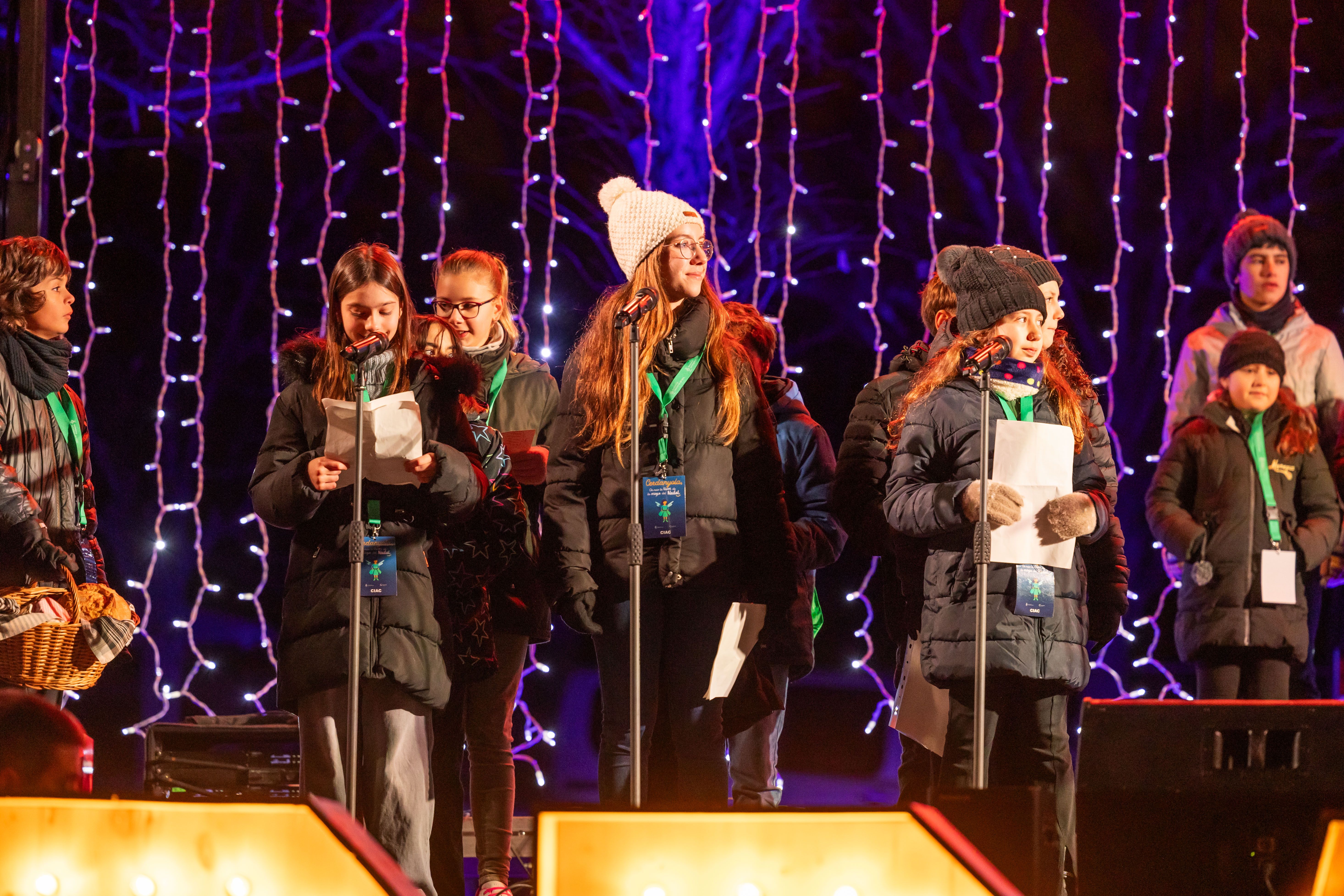 Els infants del Consell d'Infants van rebre a Ses Majestats i van llegir-los la carta de desitjos per la ciutat. FOTO: Arnau Padilla