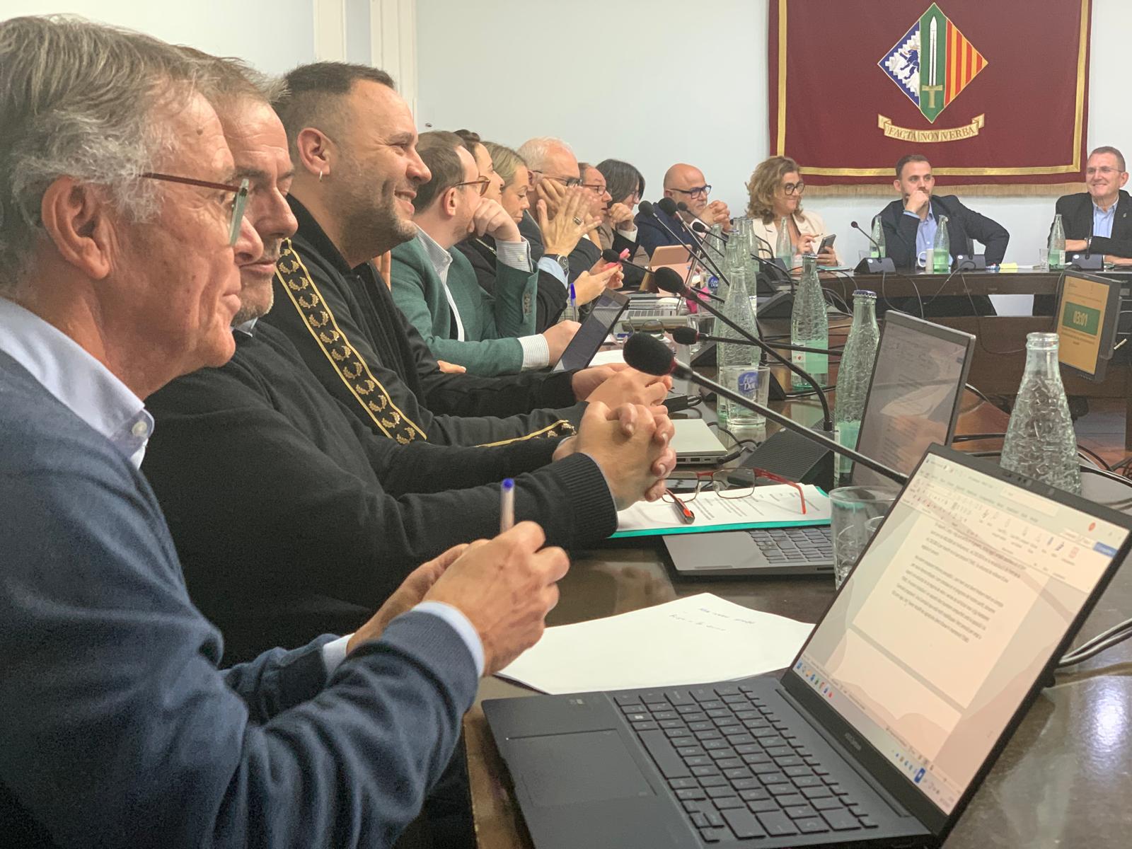 Ple extraordinari a l'Ajuntament de Cerdanyola, el 18 de desembre. FOTO: Judit Josa. 