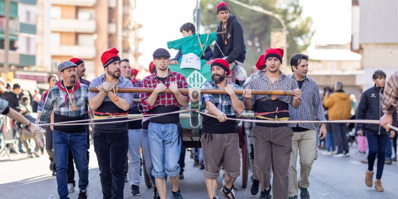 No ha faltat el carruatge humà dels castellers de Cerdanyola. Foto: Arnau Padilla