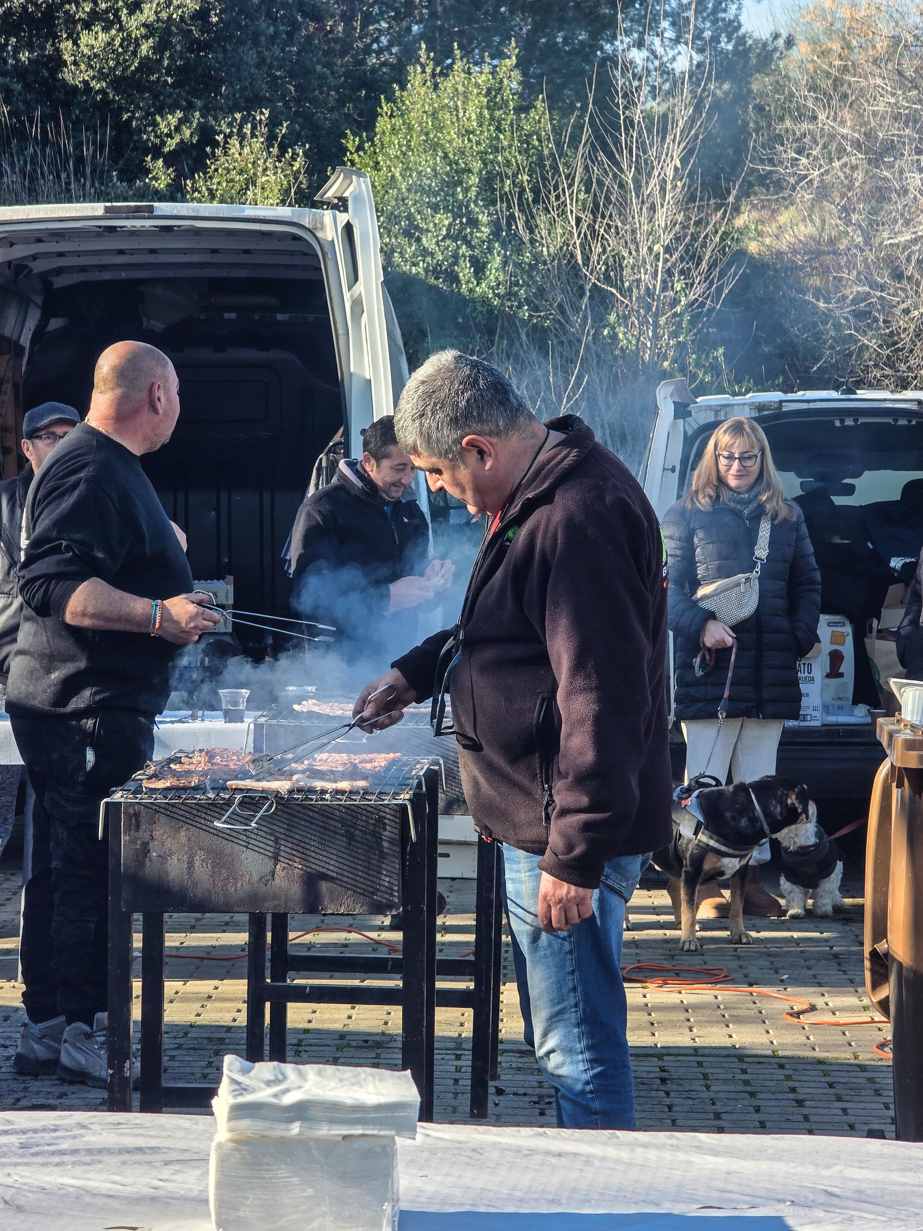 Un bon esmorzar abans de la passada dels Tres Tombs. Foto: Marc Mata
