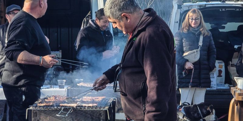 Un bon esmorzar abans de la passada dels Tres Tombs. Foto: Marc Mata