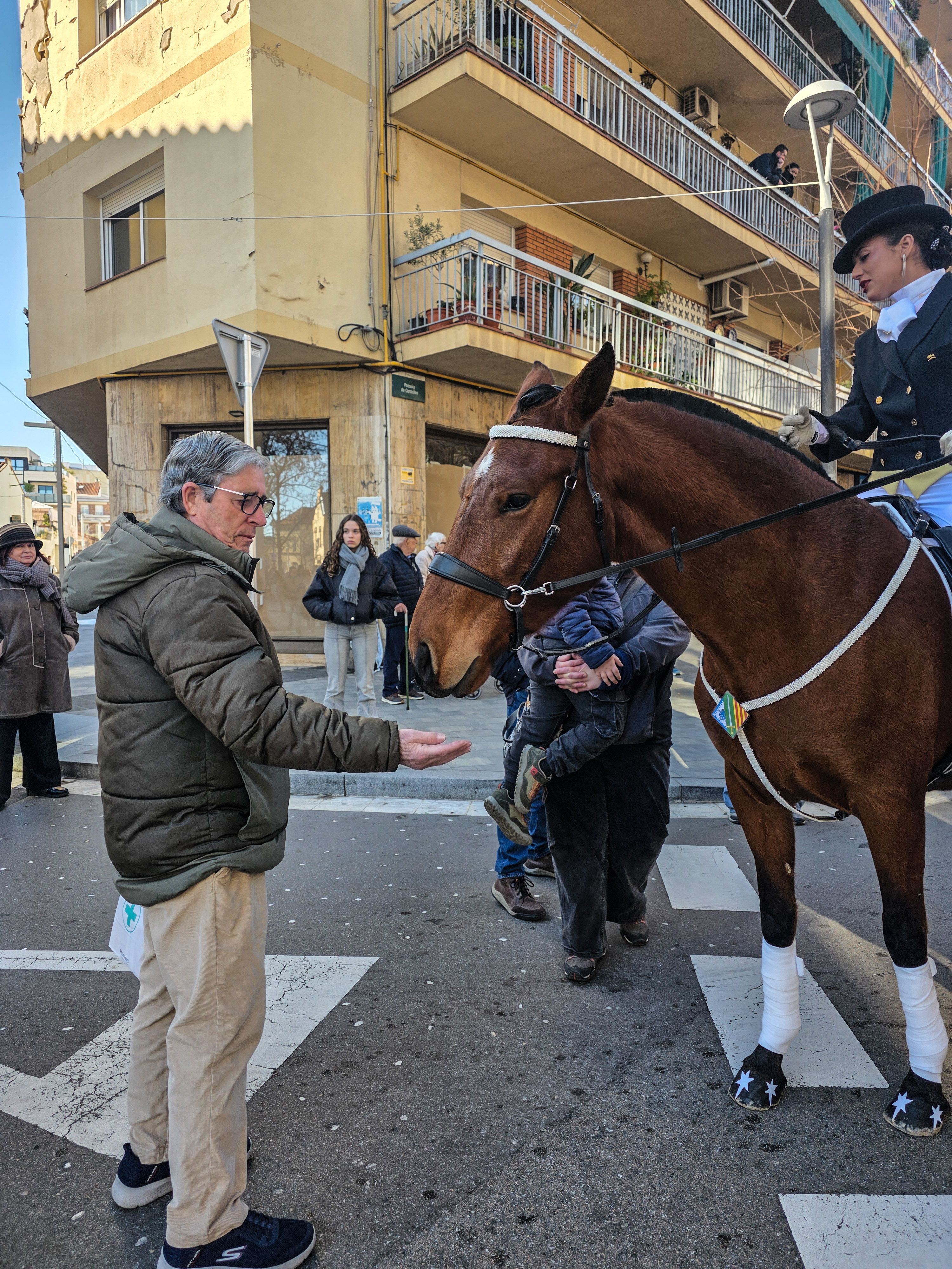 Connexió entre ésser humà i un cavall. Foto: Marc Mata