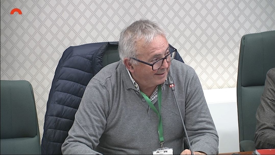 Ignacio Laguna, portaveu plataforma en defensa sanitat pública, al Parlament. Foto: Canal Parlament