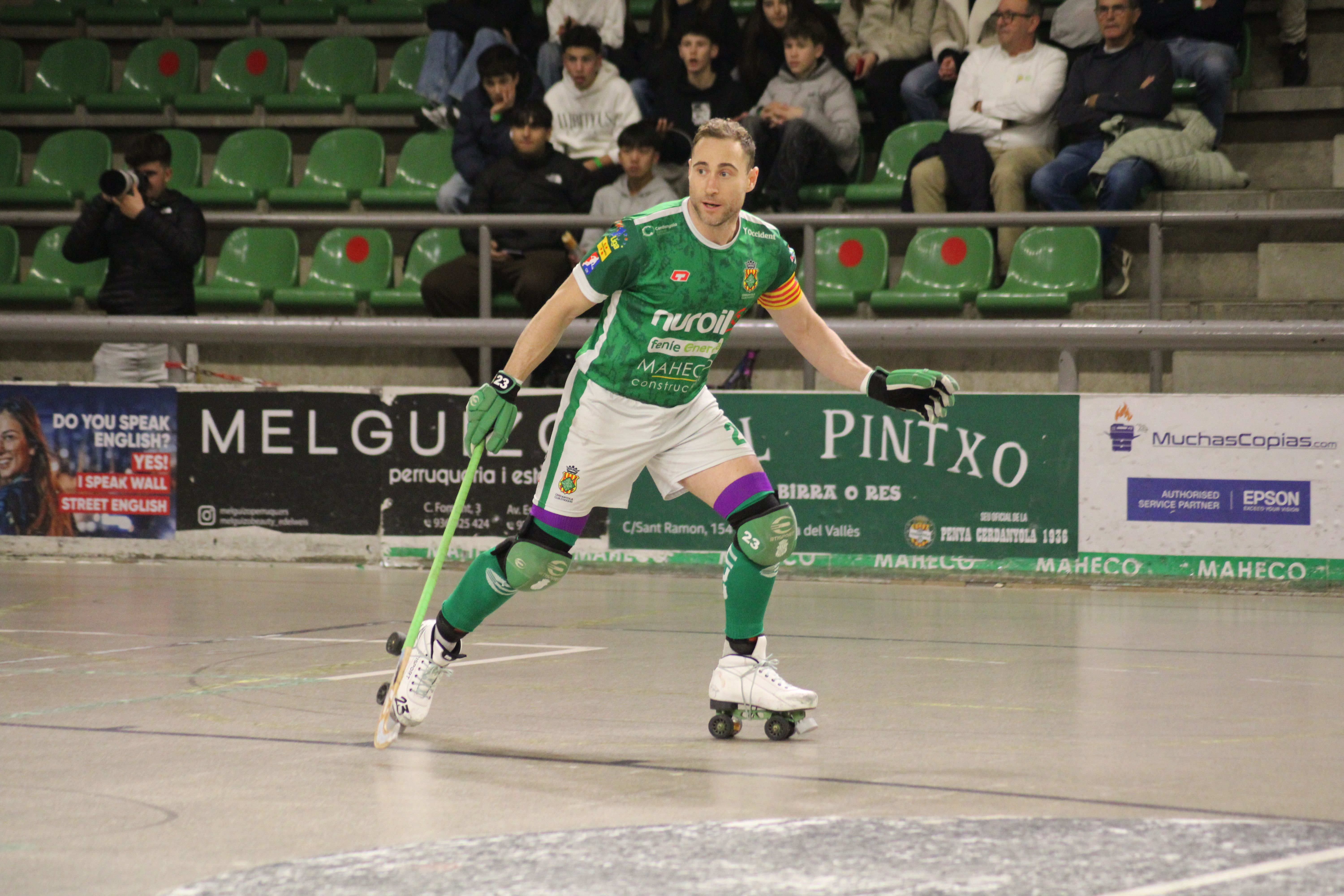 Marc Coy, autor de dos gols, va liderar el triomf del Cerdanyola contra el Sant Just. FOTO: Cerdanyola CH