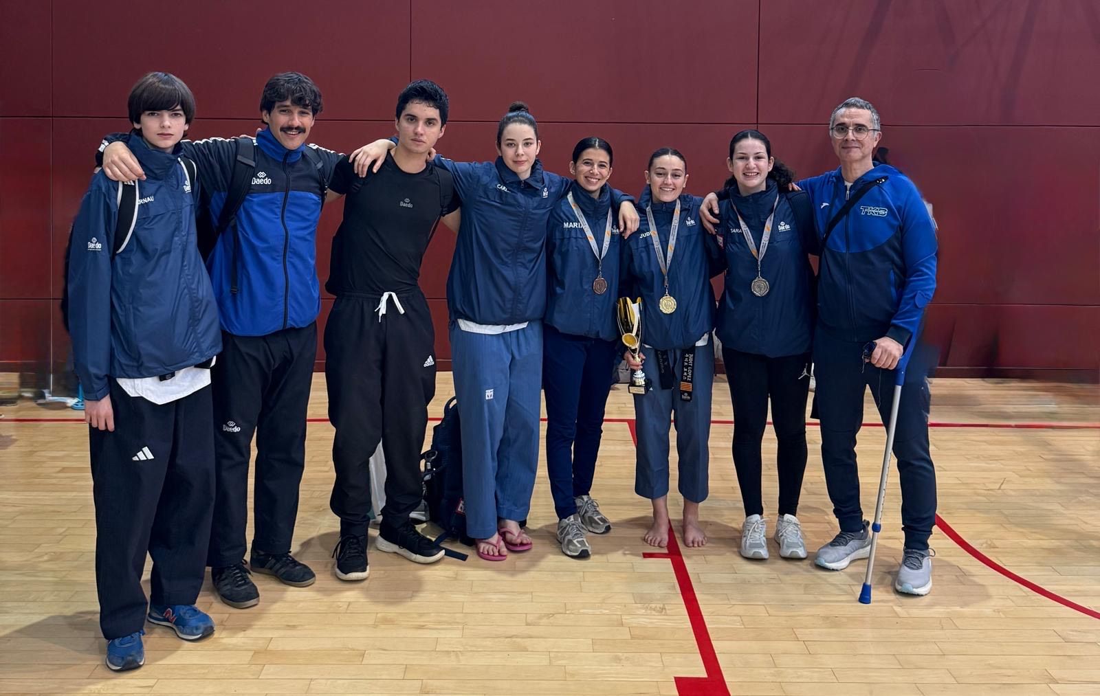 Esportistes del club Lee Young Cerdanyola, després de la participació al campionat de taekwondo de Catalunya. FOTO: Lee Young Cerdanyola.