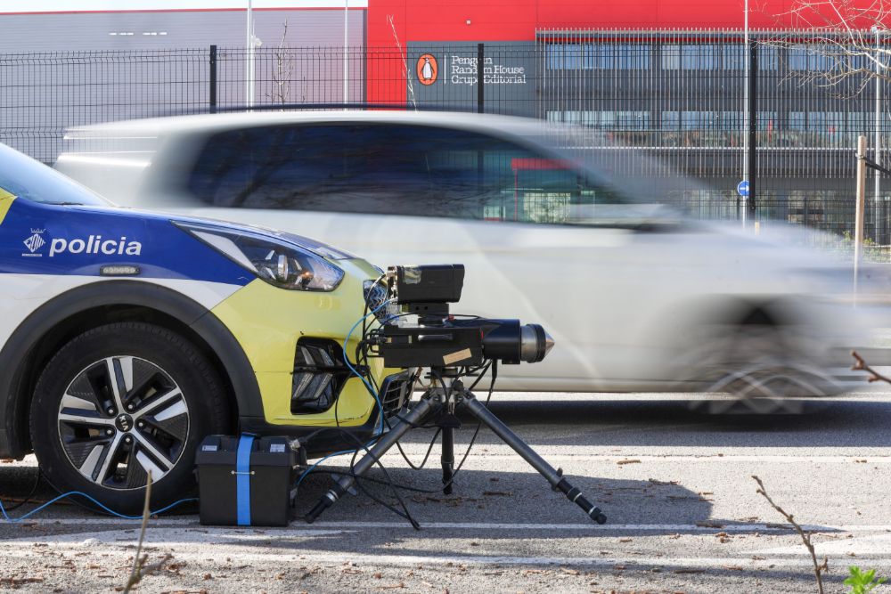Control de velocitat de la policia local amb radars mòbils. FOTO Ajuntament