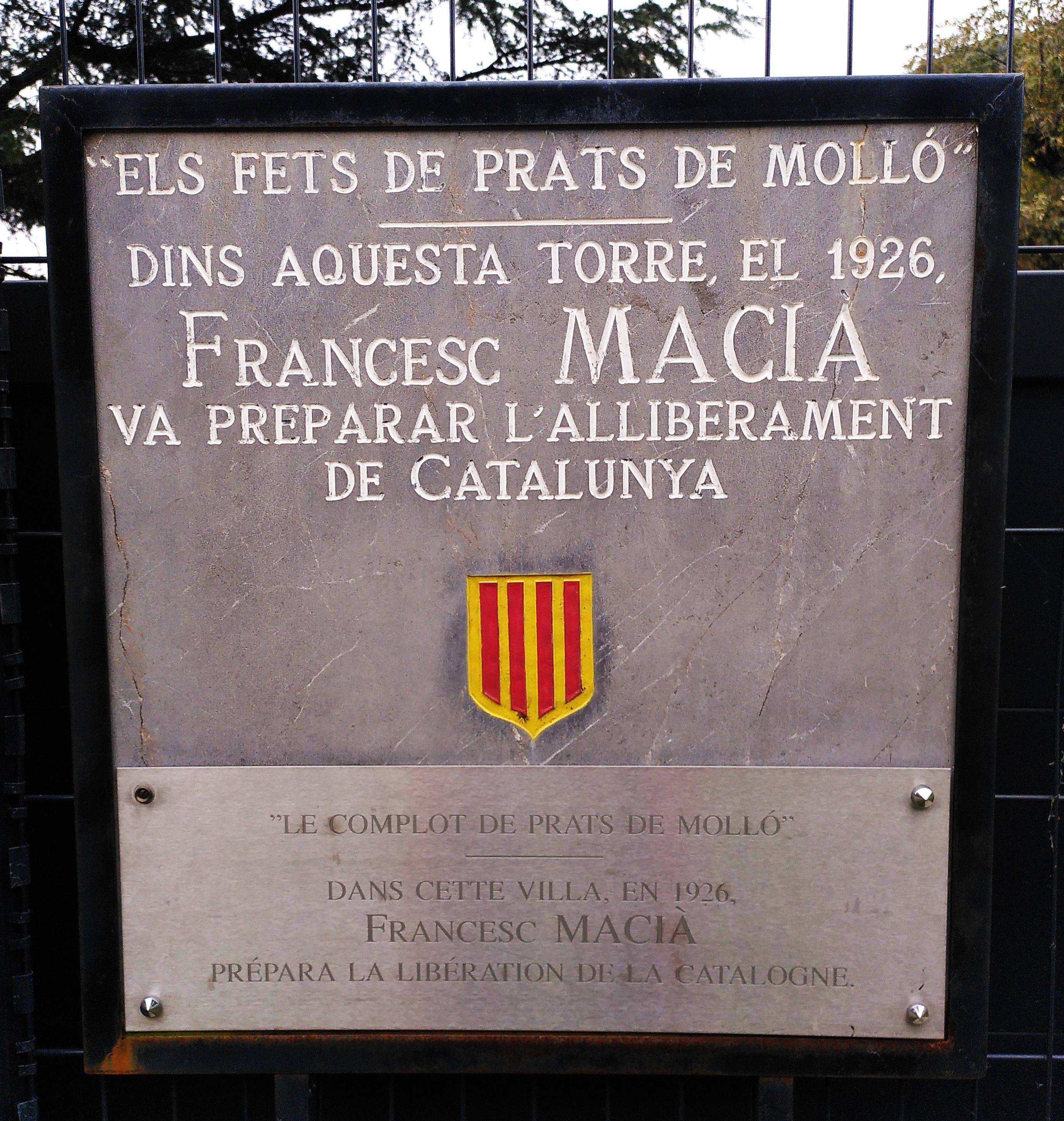 Placa que identifica la Casa Macià, als afores de Prats de Molló. FOTO: ANC