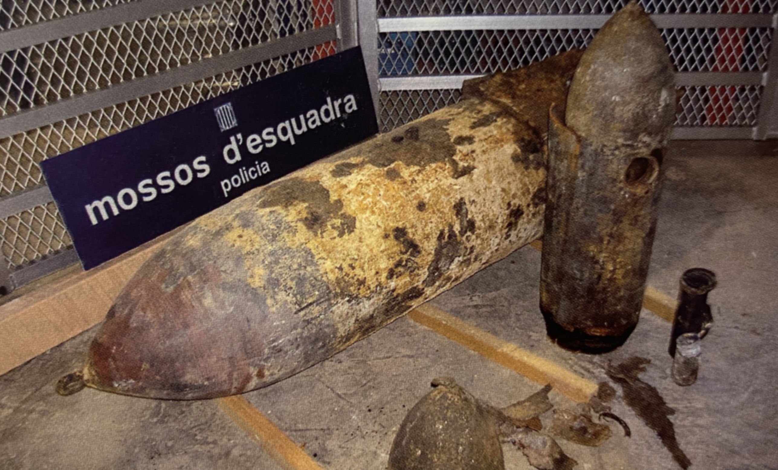 La bomba de la Guerra Civil trobada durant les obres de construcció de la comissaria dels Mossos d’Esquadra l’any 2007. FOTO: Arxiu Cerdanyola al dia