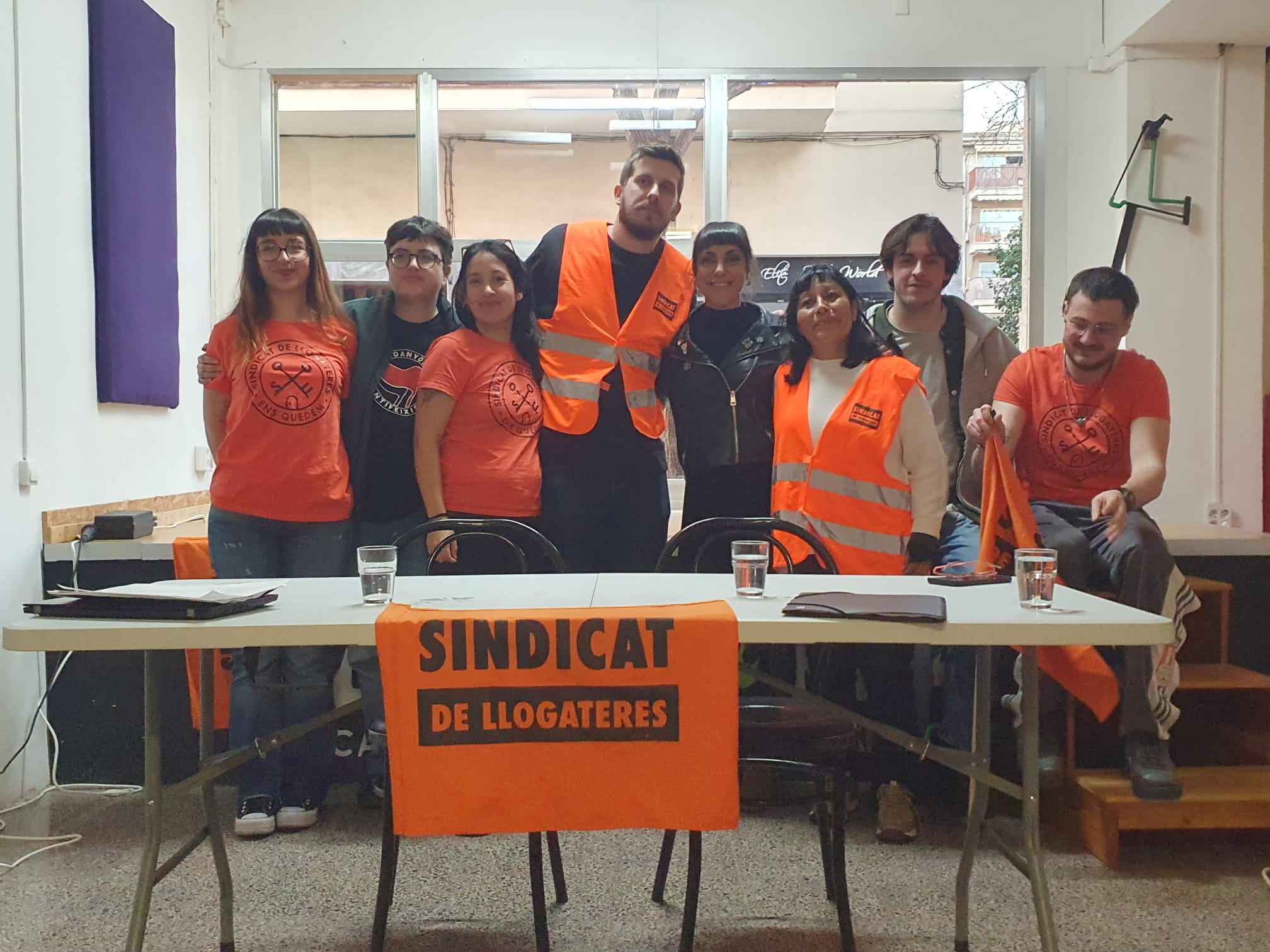 El Sindicat de Llogateres es reuneix els primers i tercers dijous de mes, amb assemblees obertes a la participació ciutadana, al Casal Popular La Flama. FOTO: Judit Josa