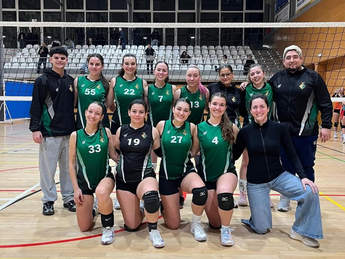 El Sènior Verd en el seu darrer partit contra el Castellar. Foto: Club de Vòlei Cerdanyola