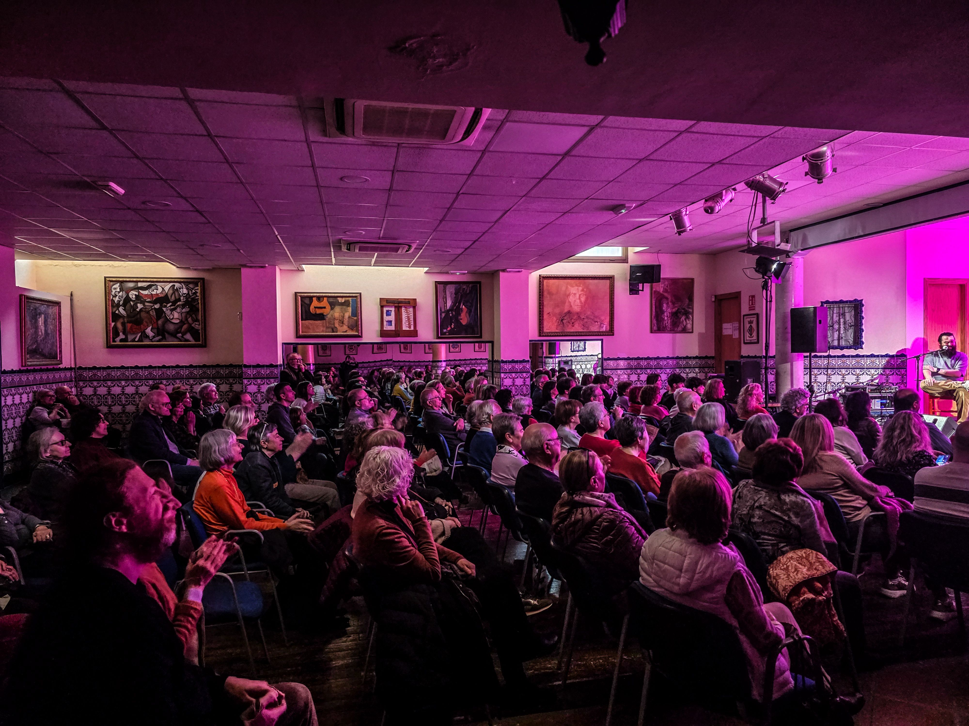 Actuació de Josep Maria Ribelles amb Cèrcol a la Casa de Andalucía. FOTO: Marc Mata 