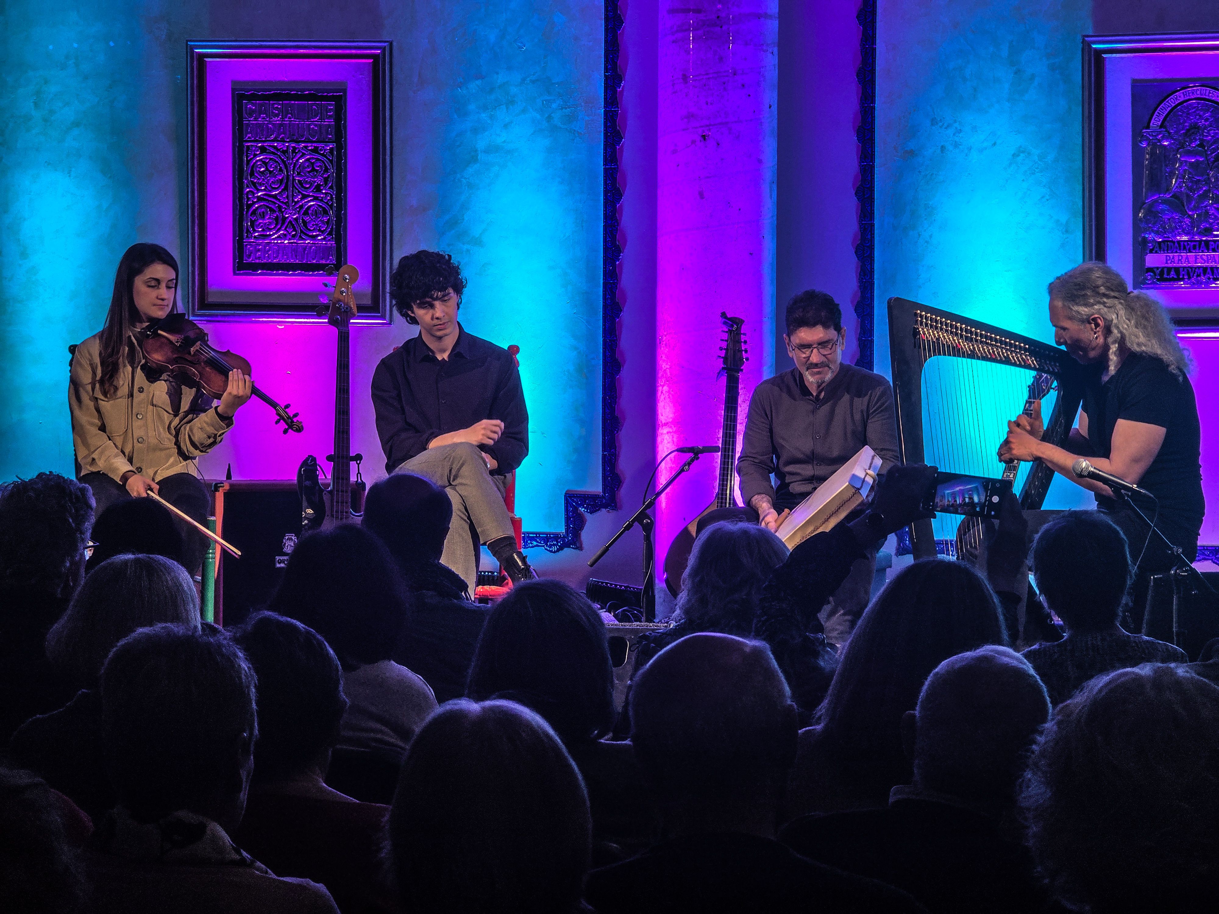 Actuació de Josep Maria Ribelles amb Cèrcol a la Casa de Andalucía. FOTO: Marc Mata 